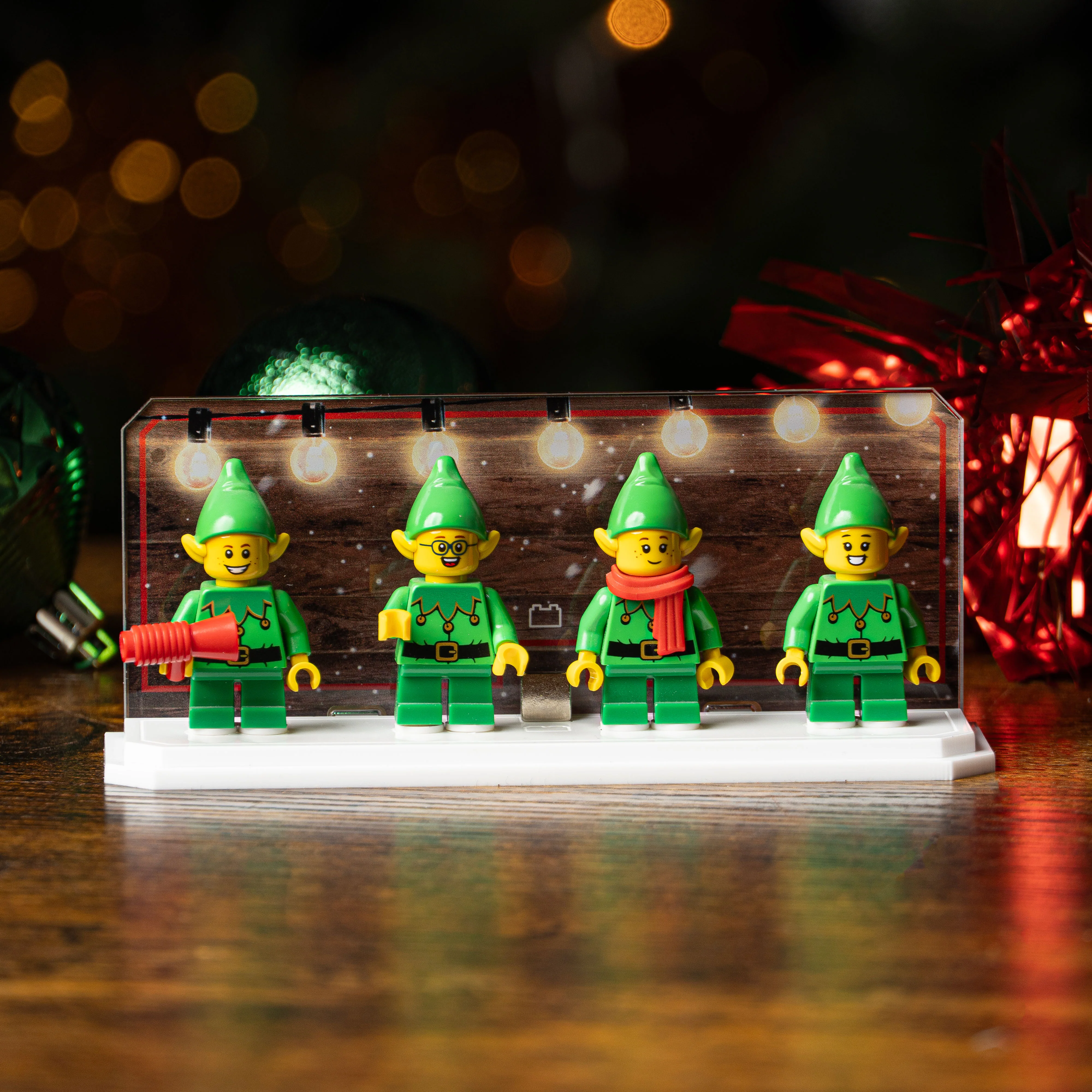 Christmas Display for LEGO Minifigures - Gift With Purchase - Image 4