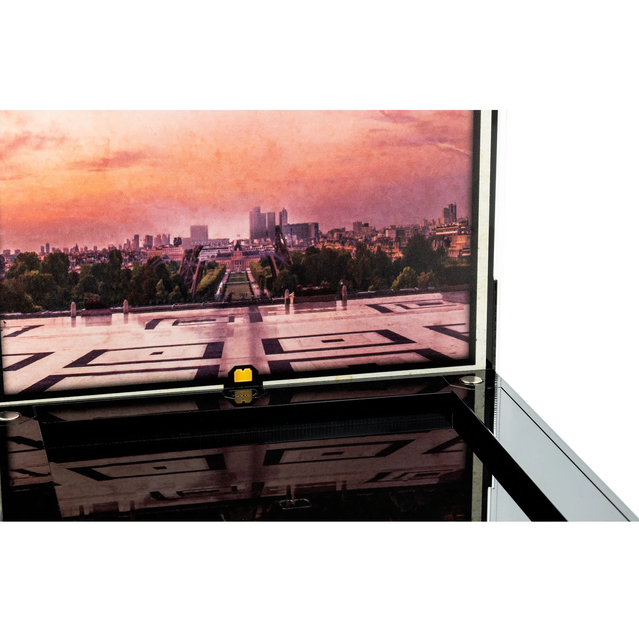 Display Case for LEGO® Architecture: Eiffel Tower (21019) - Image 4
