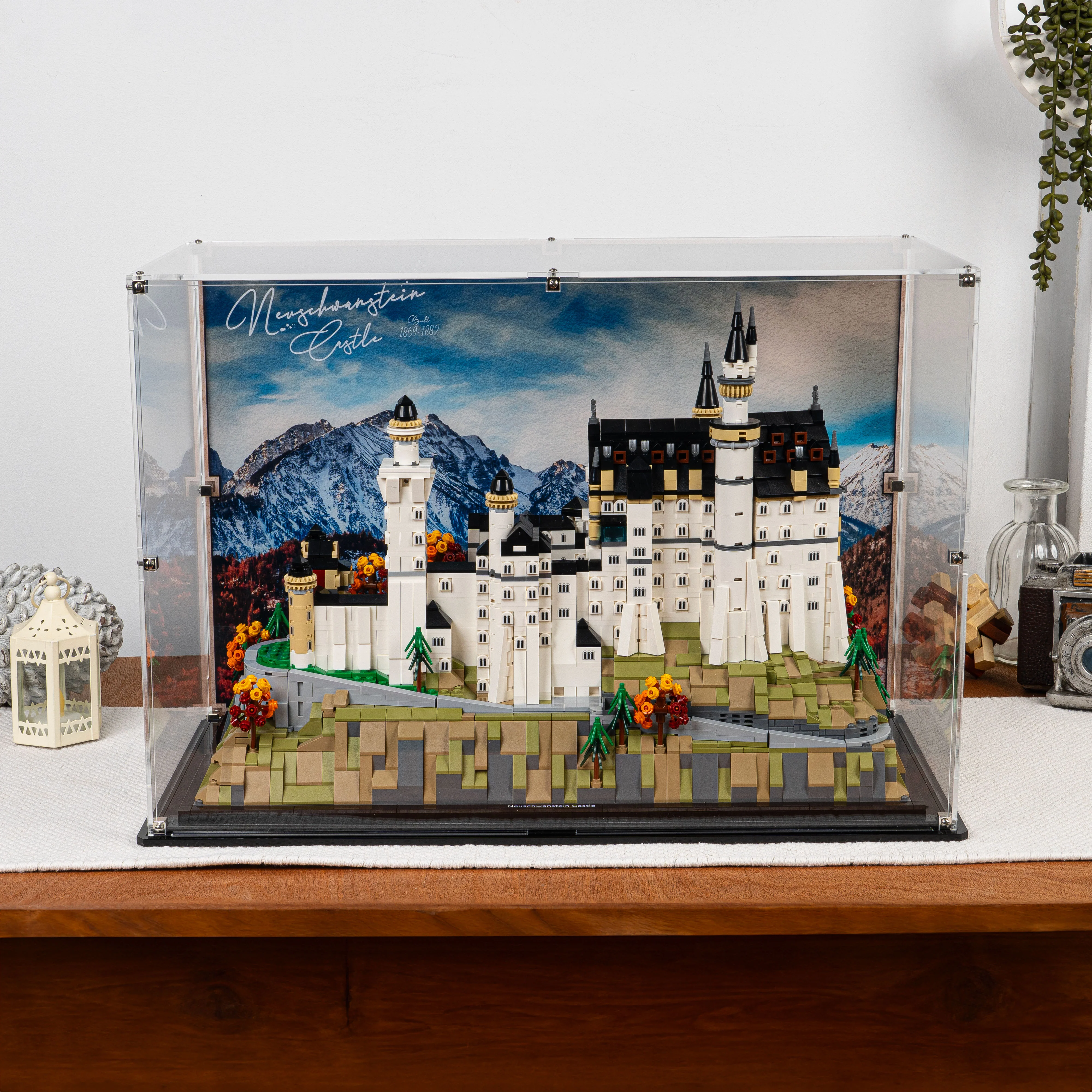 Display Case for LEGO® Architecture: Neuschwanstein Castle (21063) - Image 8
