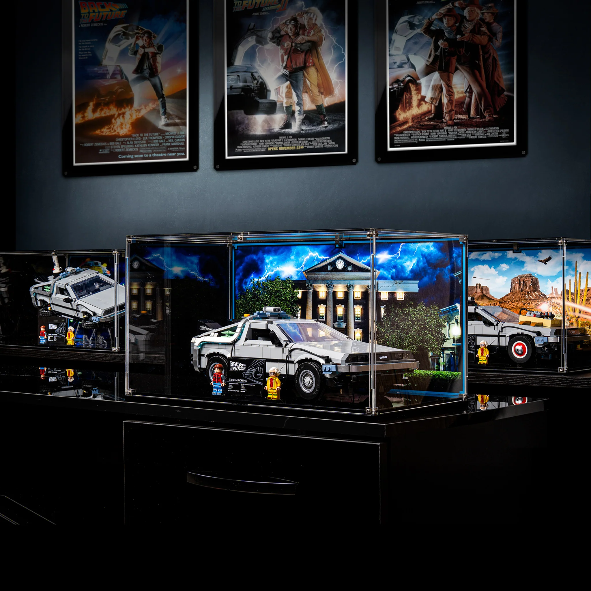 Display Case for LEGO® Back to the Future Time Machine (10300) - Image 3
