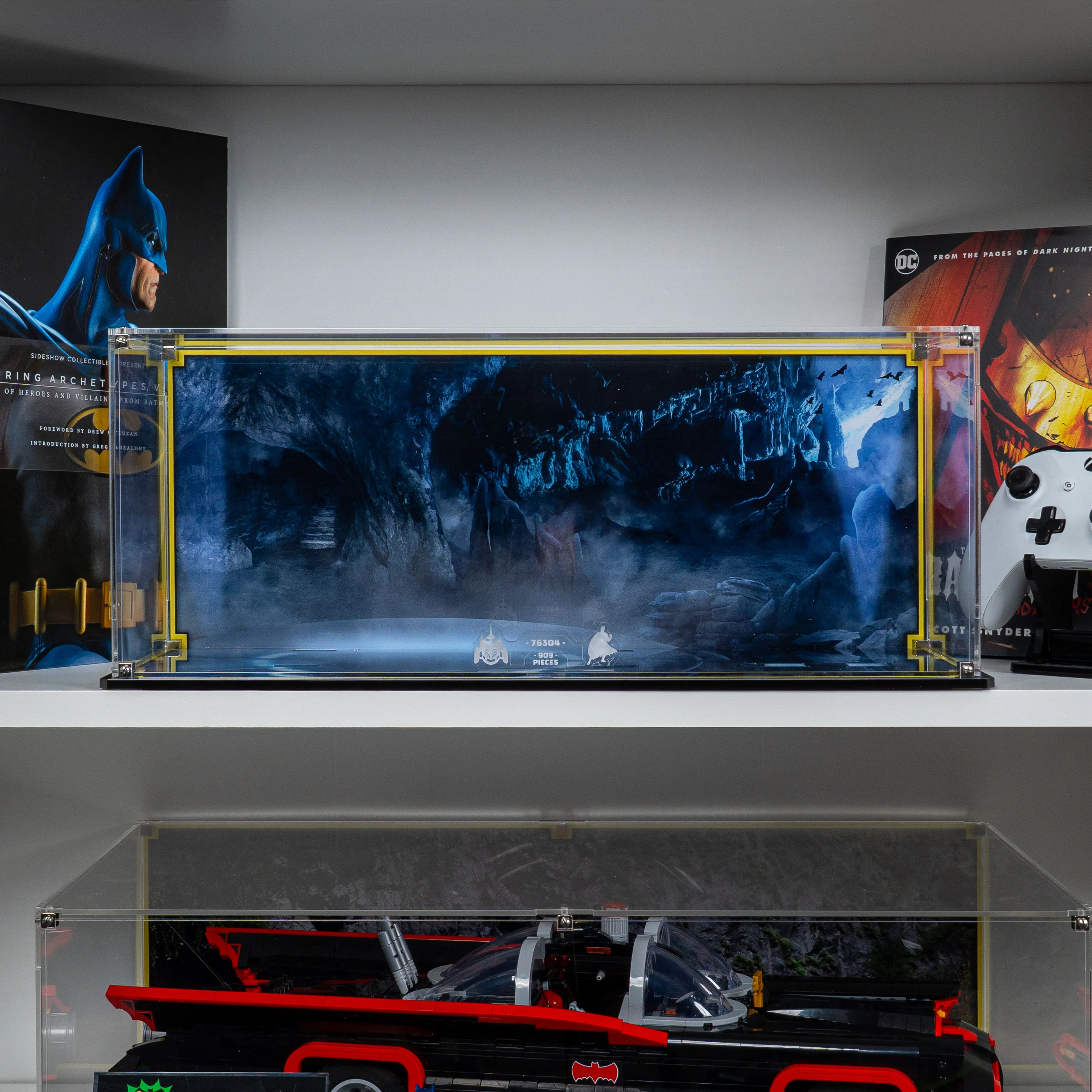 Display Case for LEGO® Batman™: Batman Forever™ Batmobile™ (76304) - Image 20