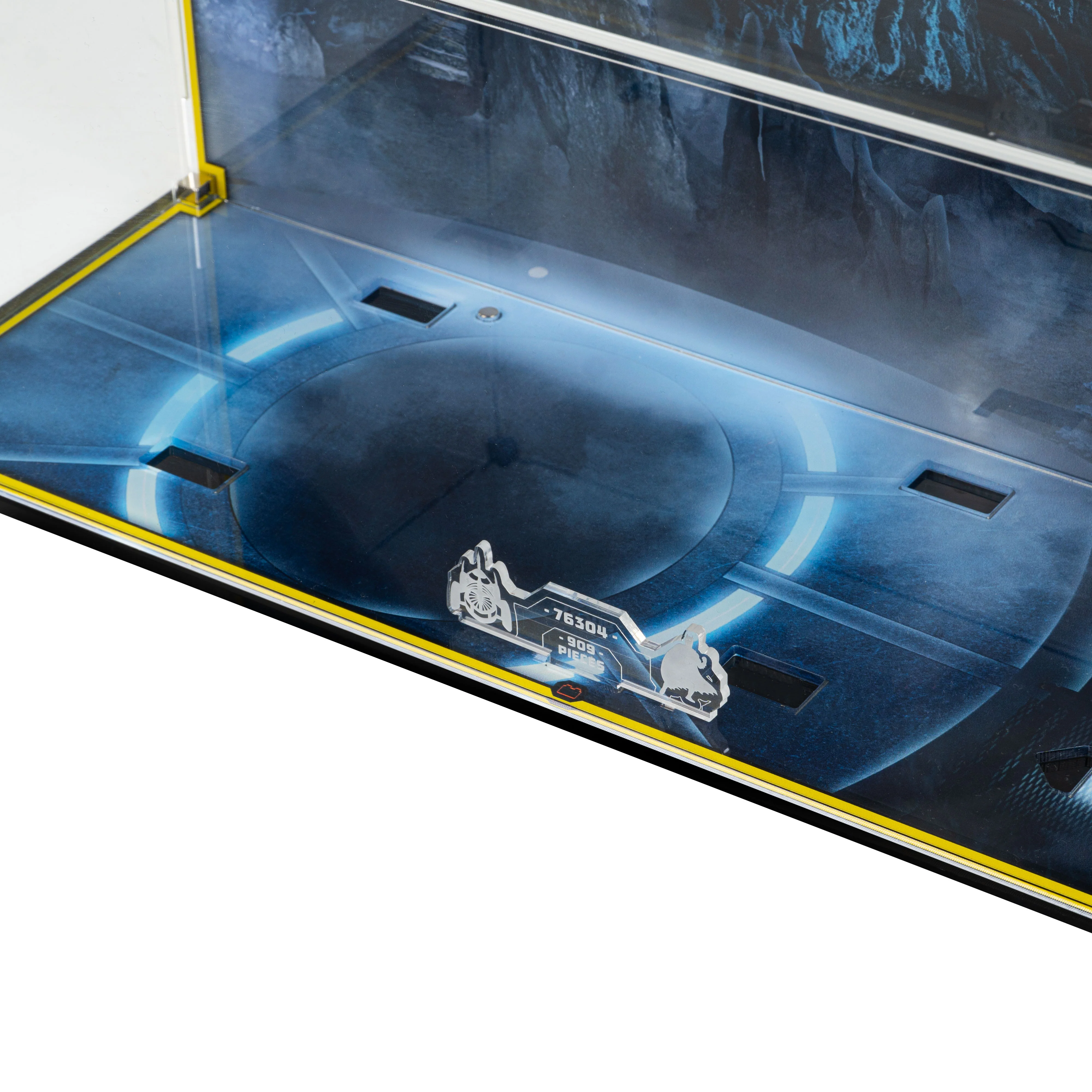 Display Case for LEGO® Batman™: Batman Forever™ Batmobile™ (76304) - Image 8