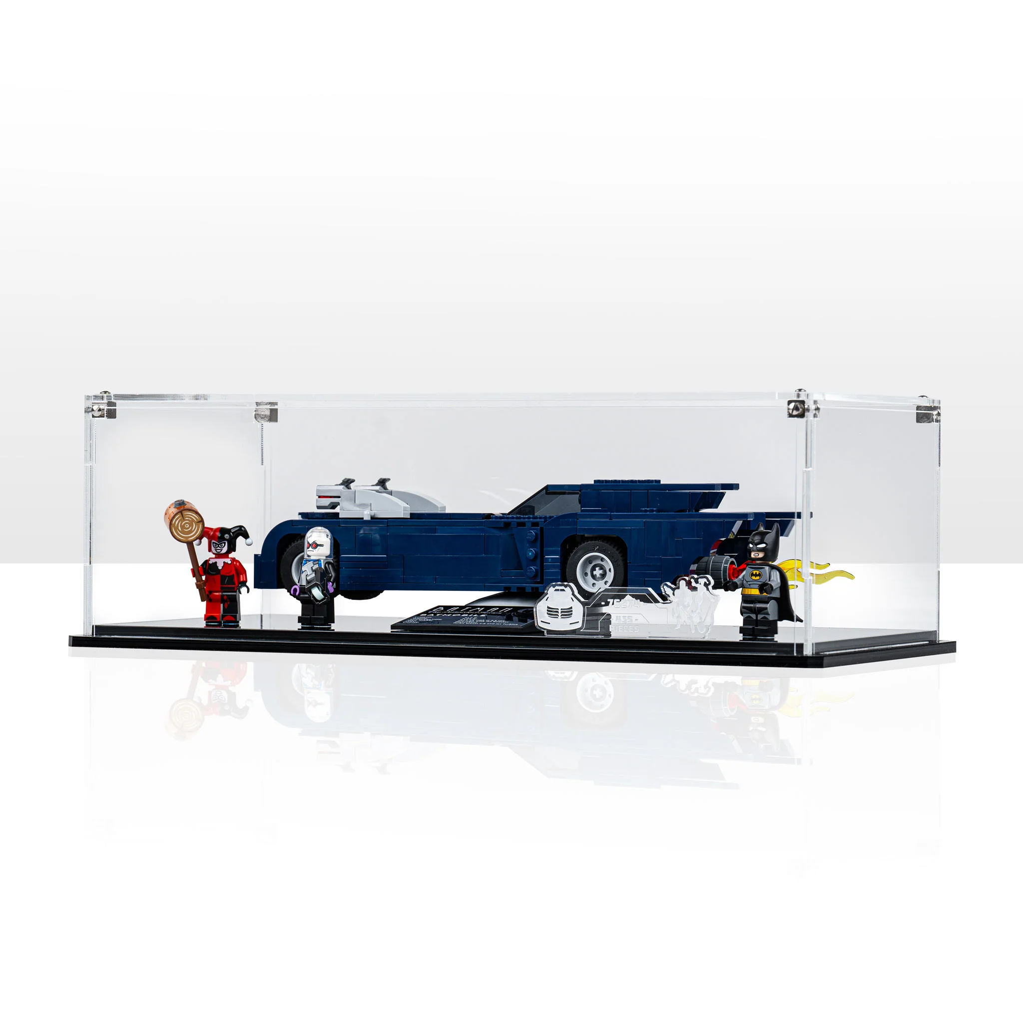 Display Case for LEGO Batman: Batman™ with the Batmobile™ vs. Harley Quinn™ and Mr. Freeze™ (76274) - Image 4