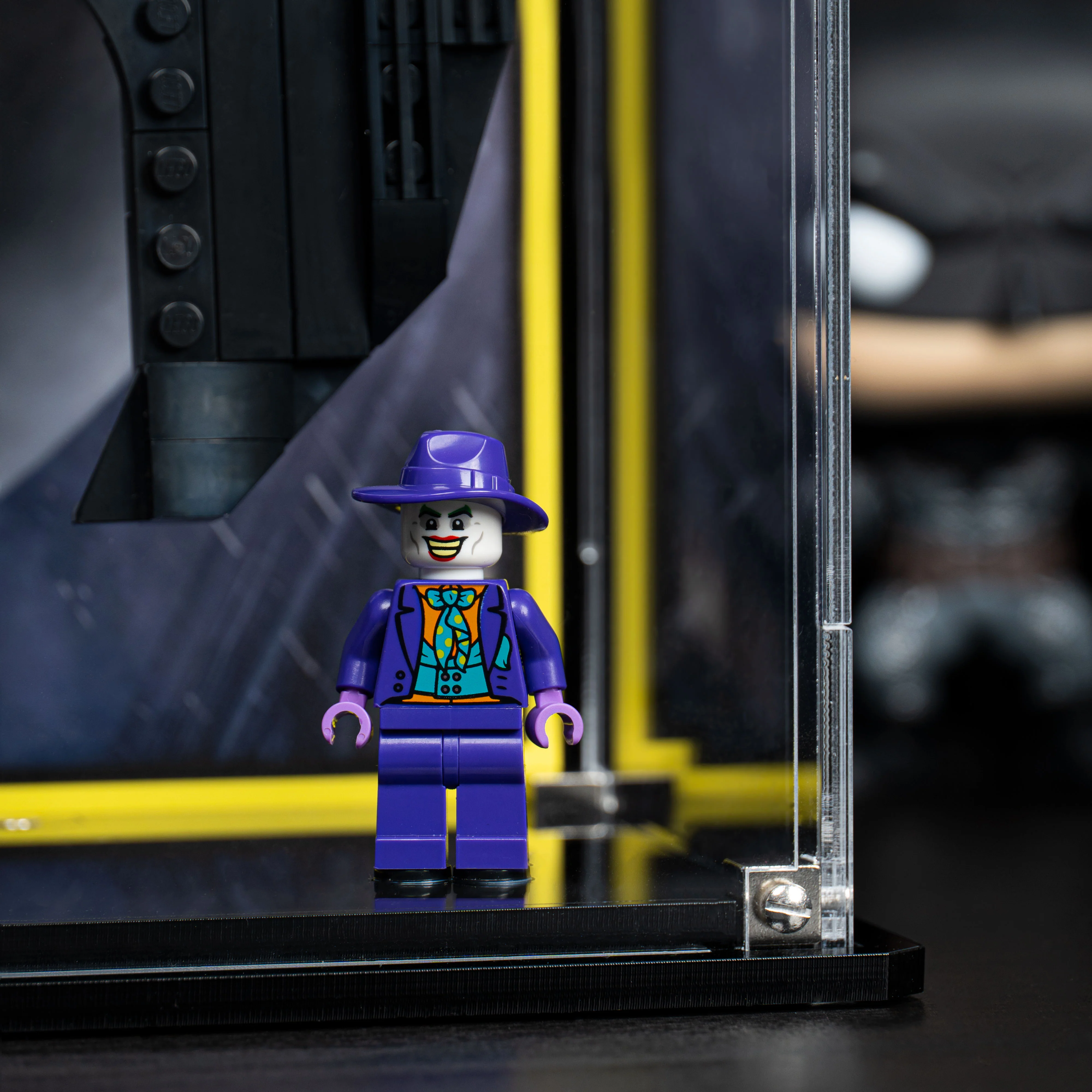 Display Case for LEGO® Batman: Batwing: Batman™ vs. The Joker™ (76265) - Image 13