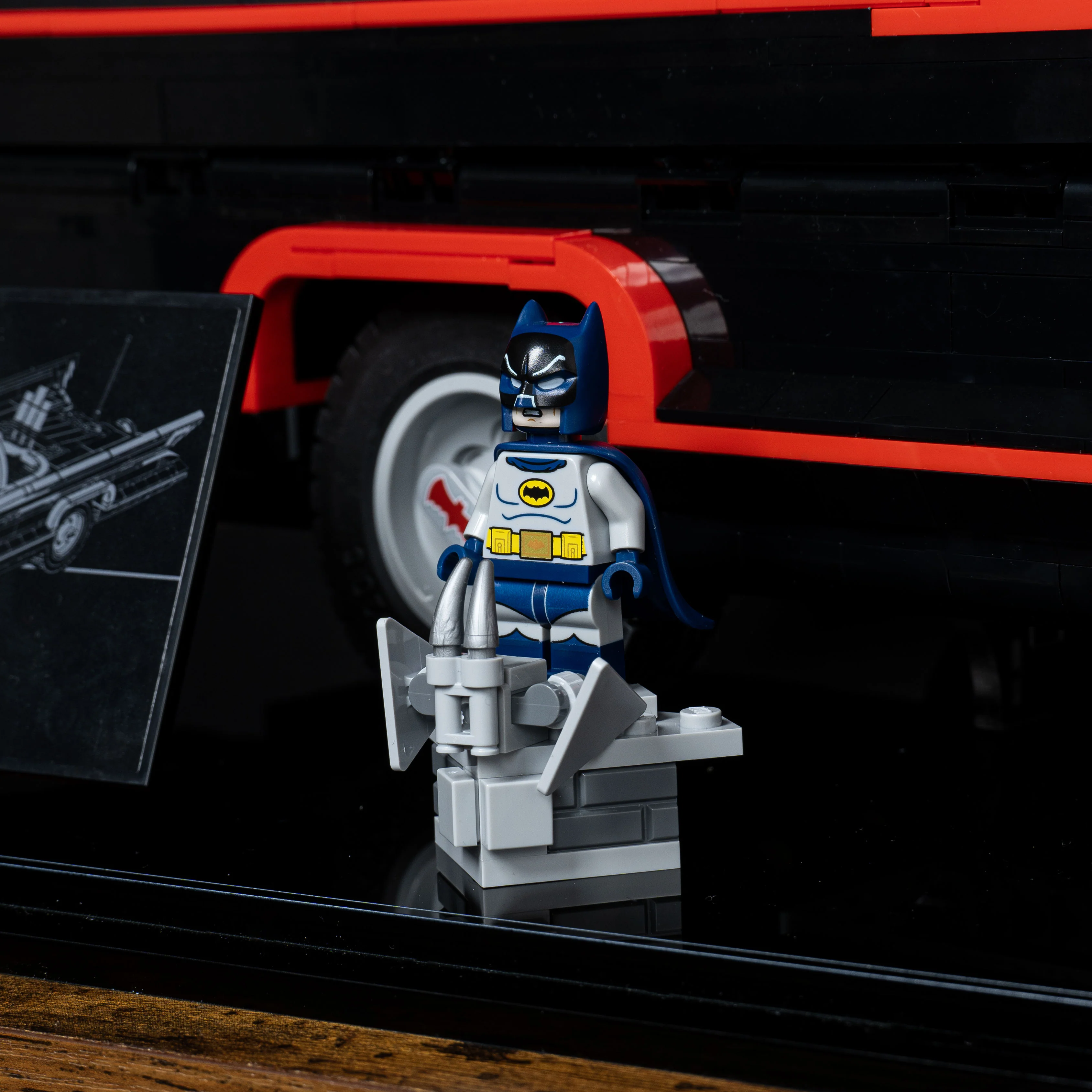 Display Case for LEGO Batman™: The Classic TV Series Batmobile™ (76328) - Image 11