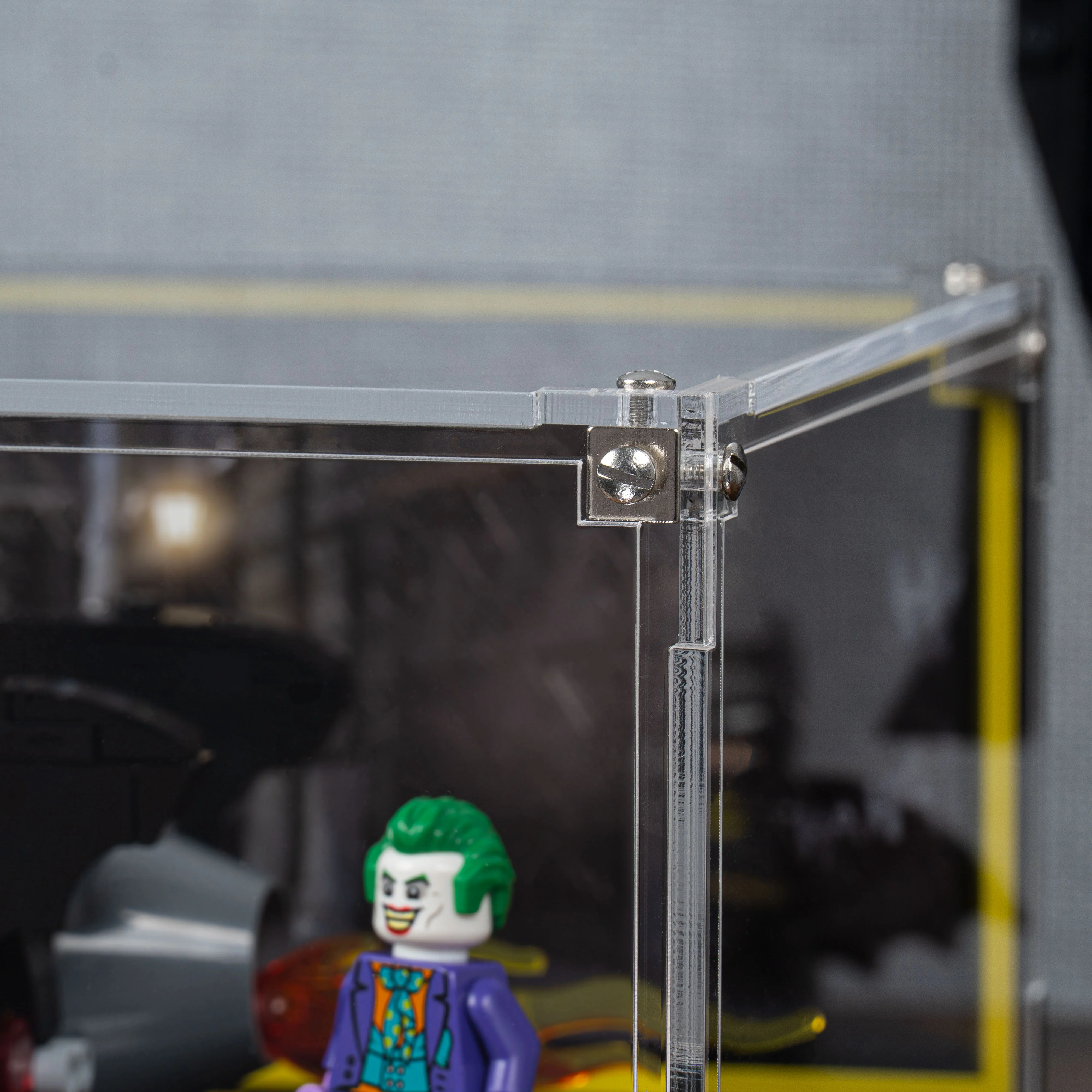 Display Case for LEGO® Batmobile™: Batman™ vs. The Joker™ Chase (76224) - Image 11