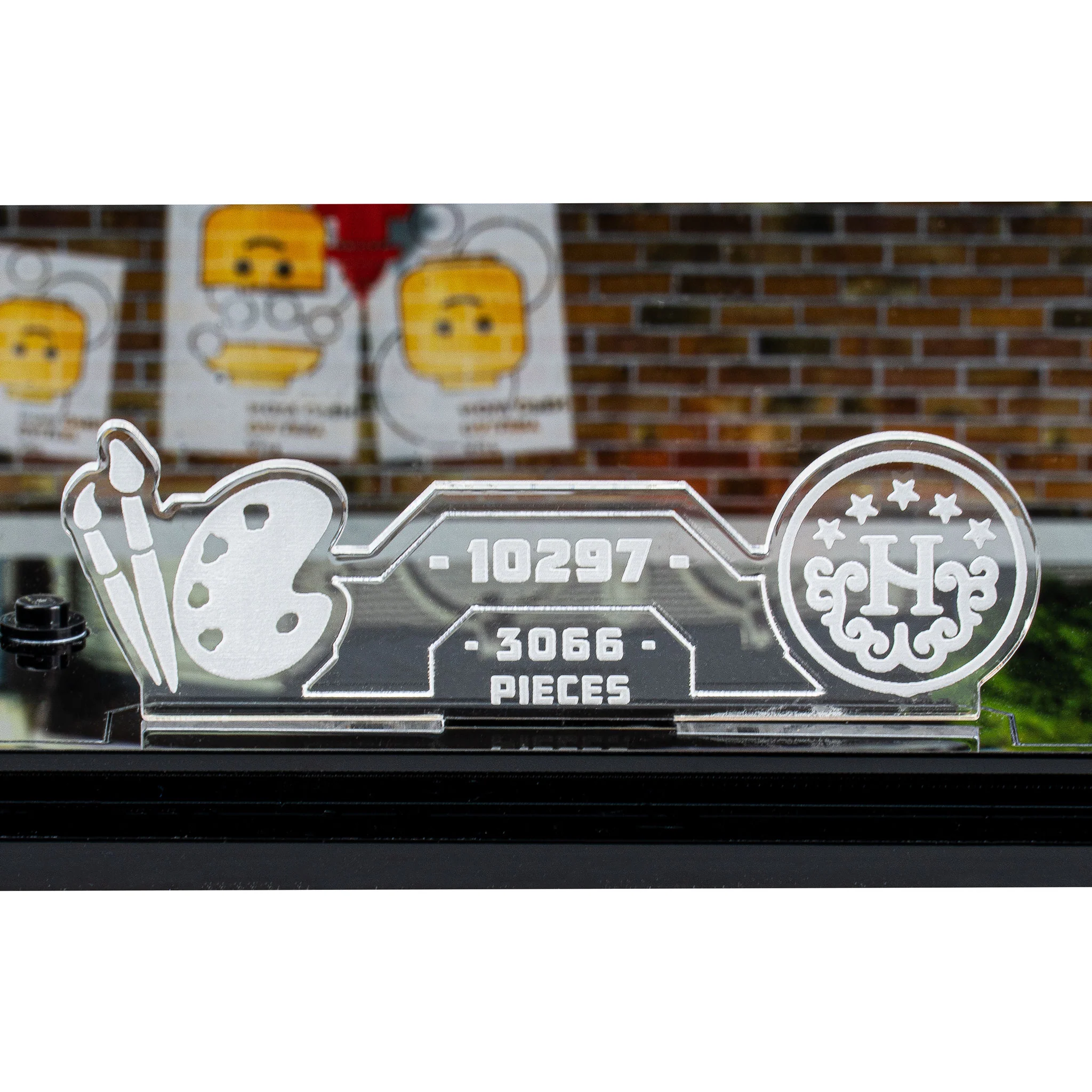 Display Case for LEGO® Boutique Hotel (10297) - Image 4