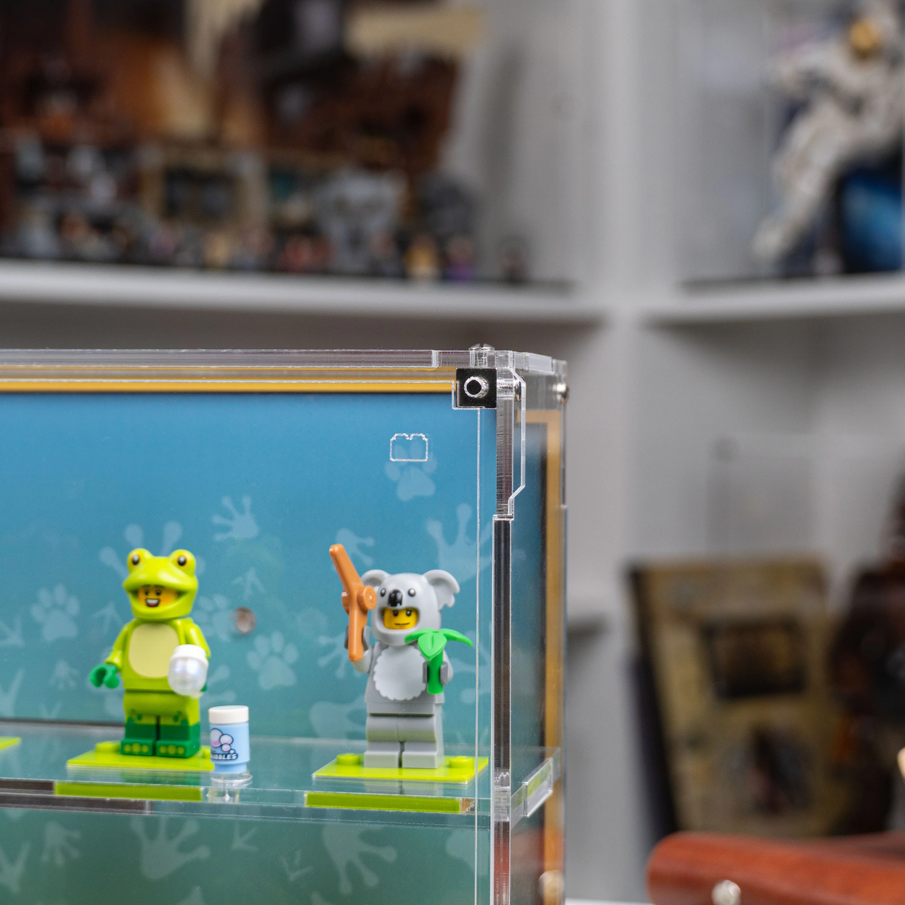Display Case for LEGO® Collectible Minifigures™: Animals Series 28 (71051) - Image 11