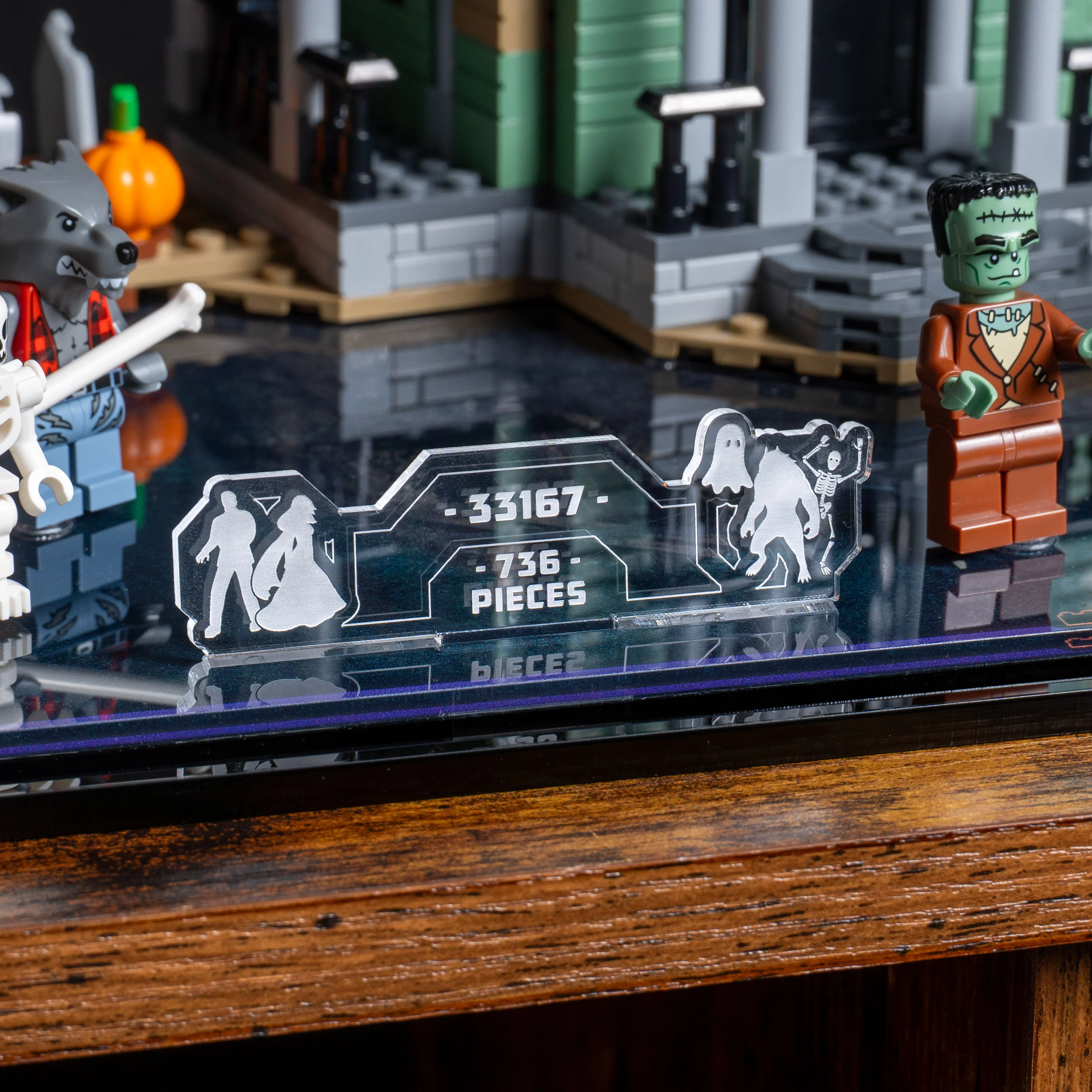 Display Case for LEGO® Creator: Haunted Mansion (31167) - Image 19