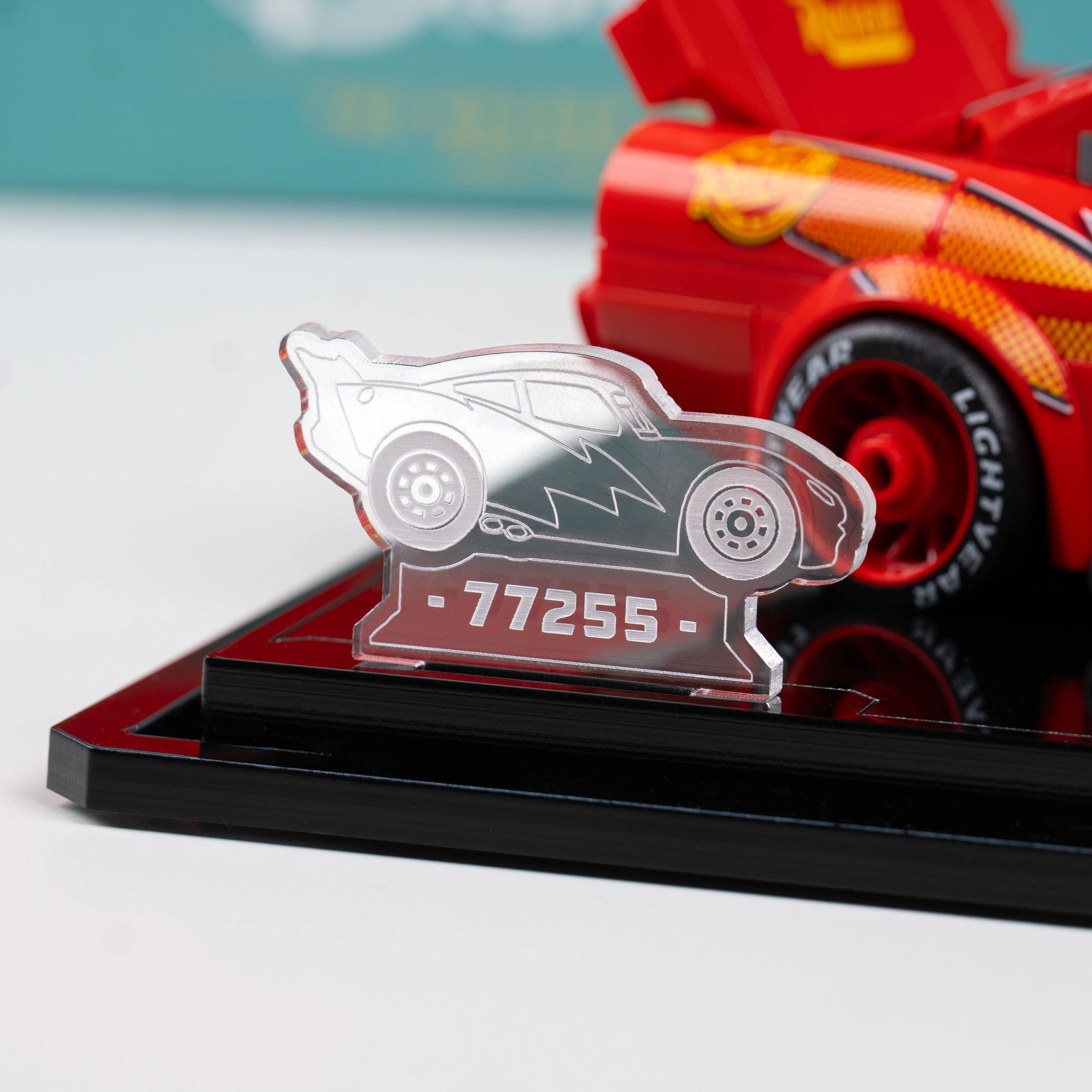 Display Case for LEGO® Disney Speed Champions Lightning McQueen (77255) - Image 11