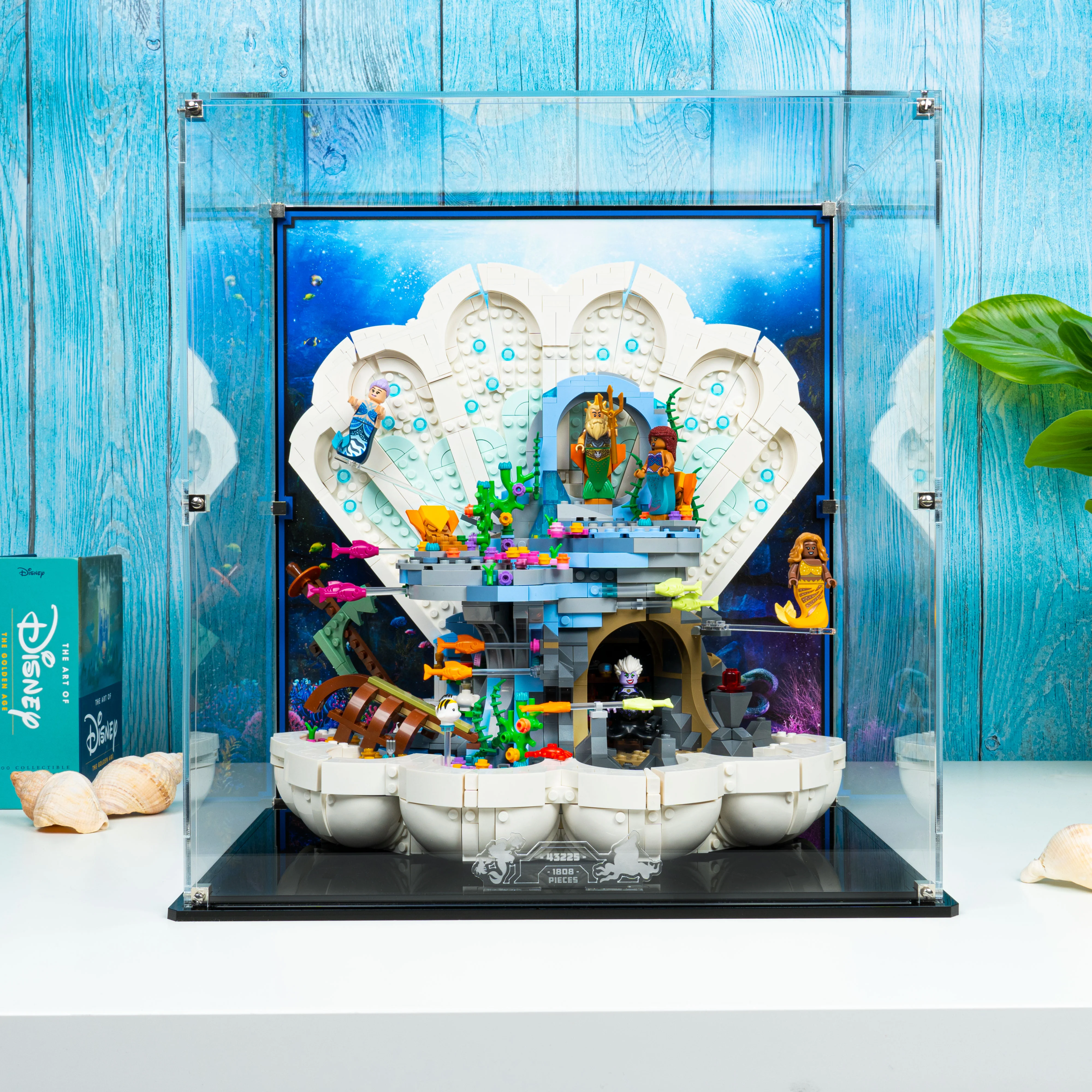 Display Case for LEGO® Disney: The Little Mermaid Royal Clamshell (43225) - Image 11