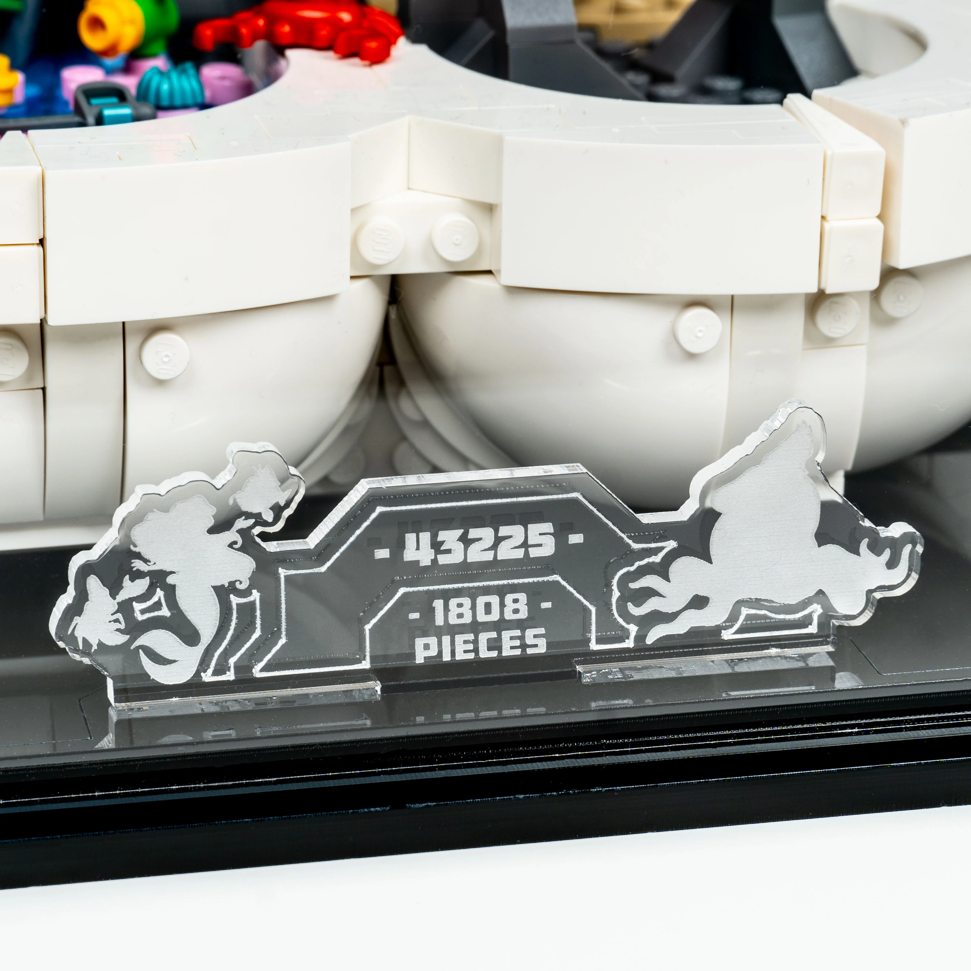 Display Case for LEGO® Disney: The Little Mermaid Royal Clamshell (43225) - Image 5