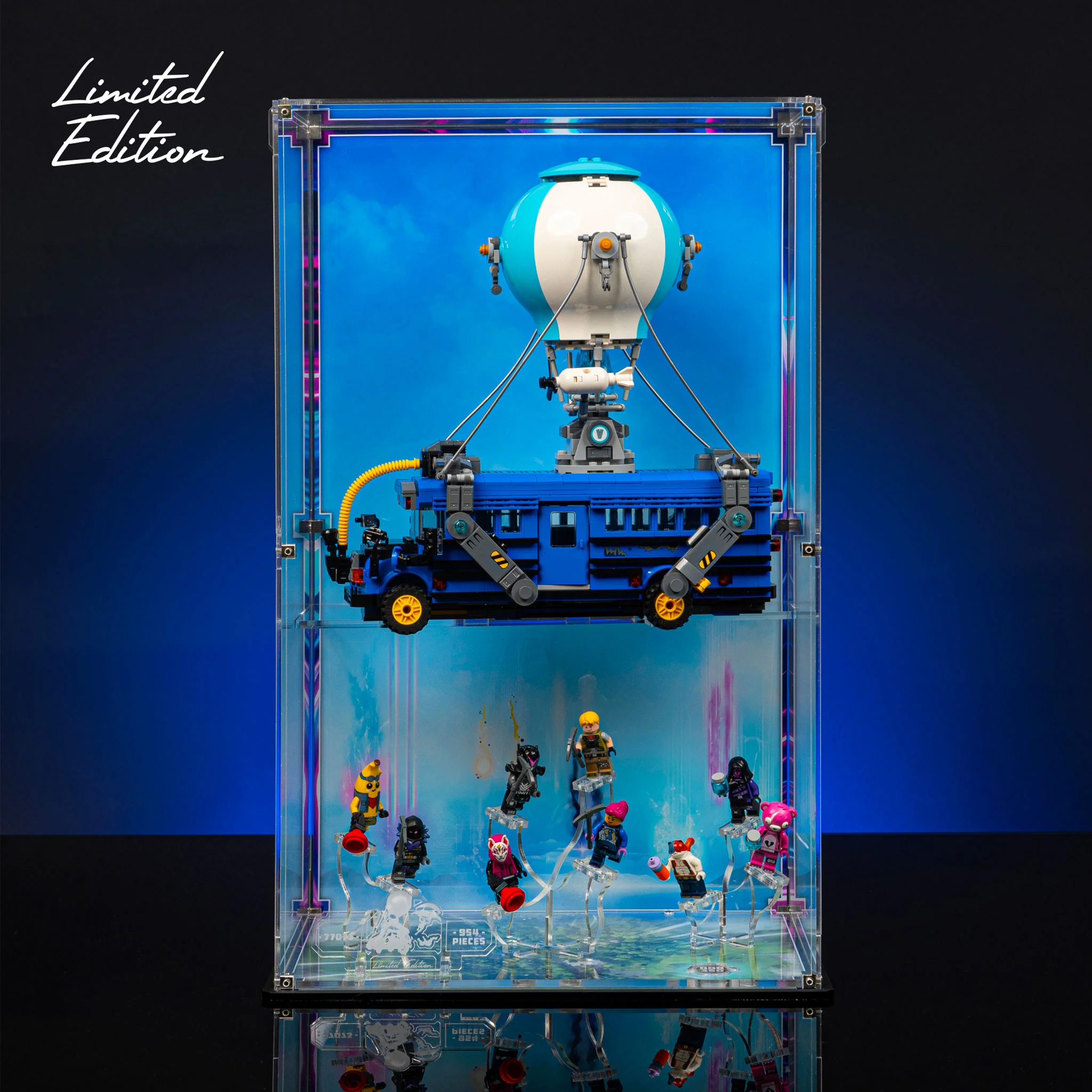 Limited Edition Display Case for LEGO® Fortnite™: Battle Bus (77073) - Image 2