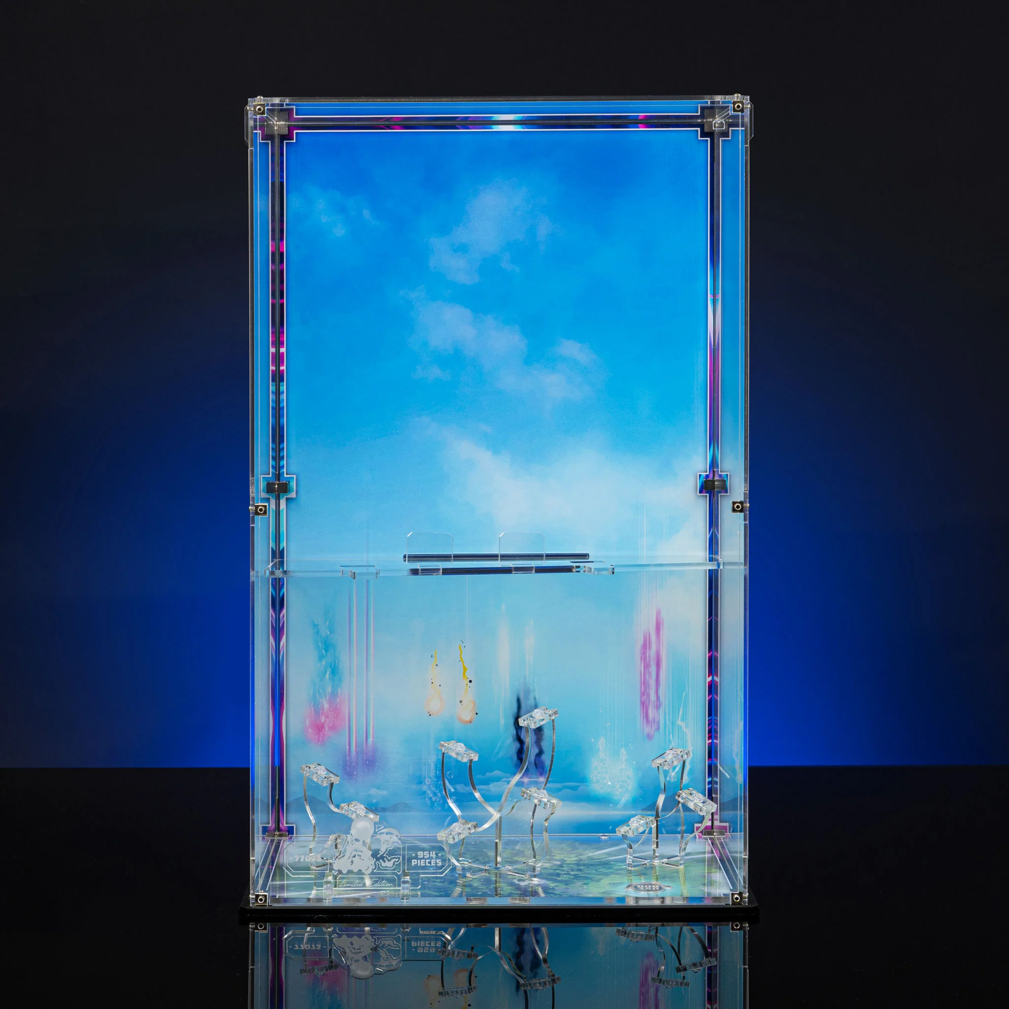 Limited Edition Display Case for LEGO® Fortnite™: Battle Bus (77073) - Image 3