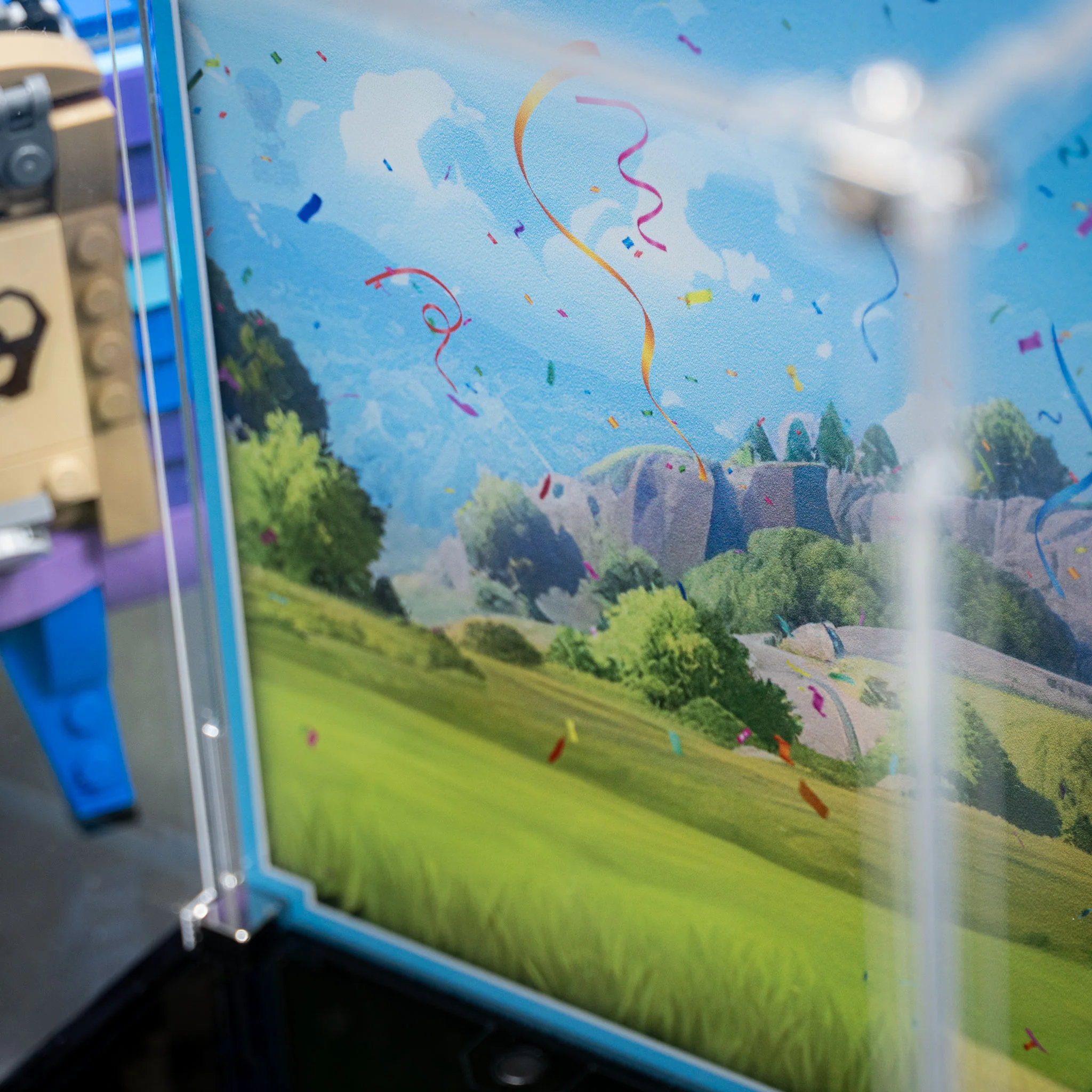 Display Case for LEGO® Fortnite™: Supply Llama (77071) - Image 9