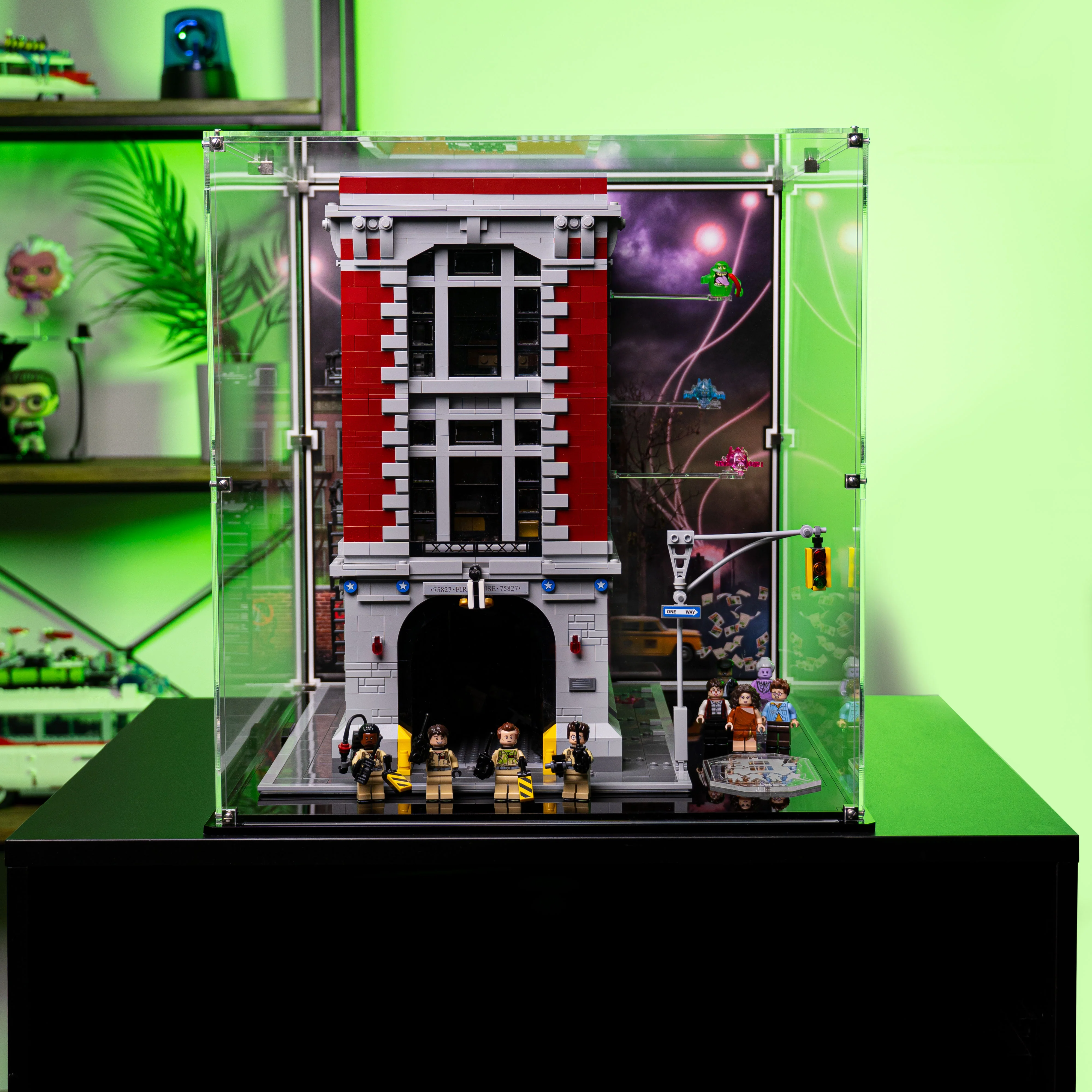 Display Case for LEGO® Ghostbusters Firehouse Headquarters (75827) - Image 12