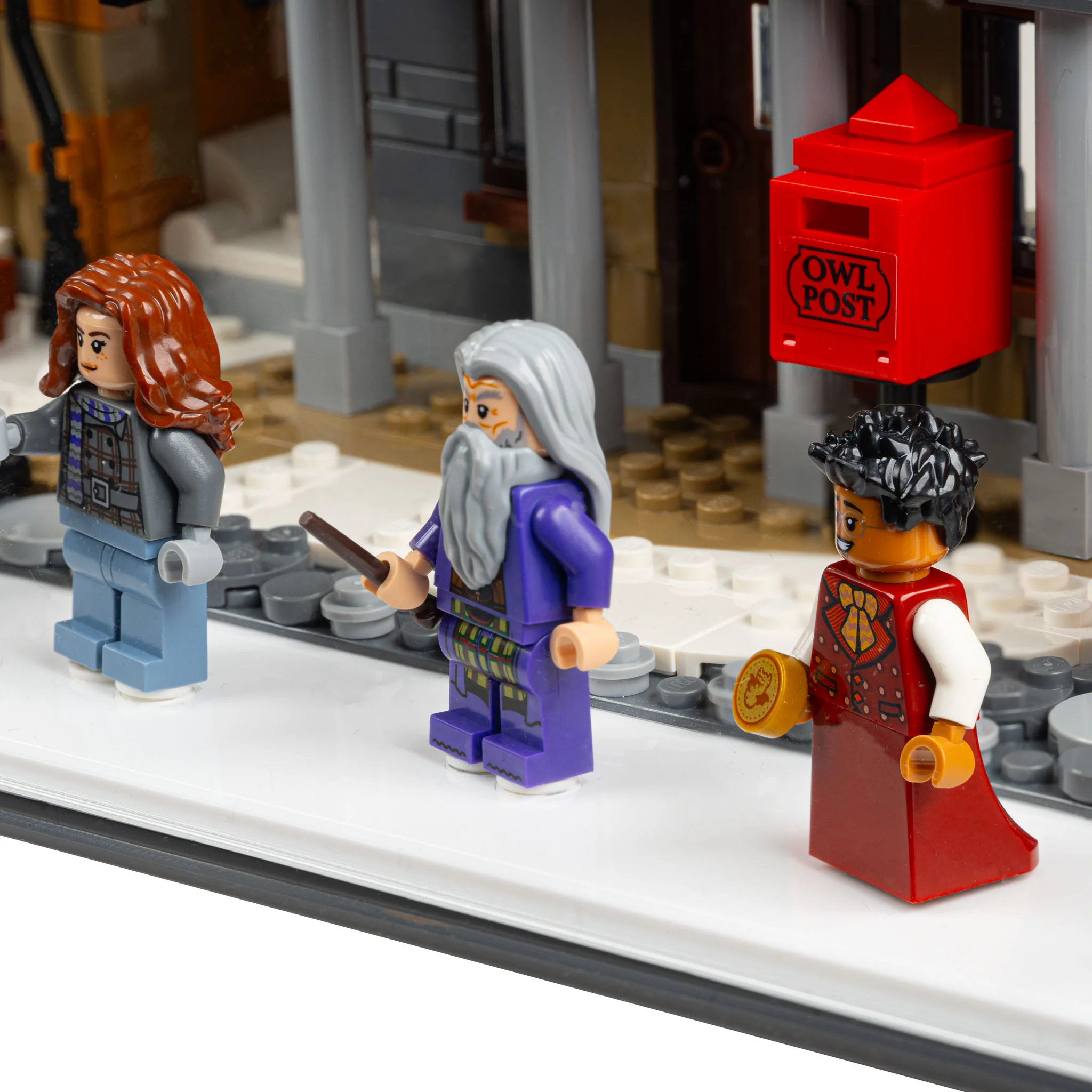 Display Case for LEGO® Harry Potter: Hogsmeade™ Village – Collectors' Edition (76457) - Image 15