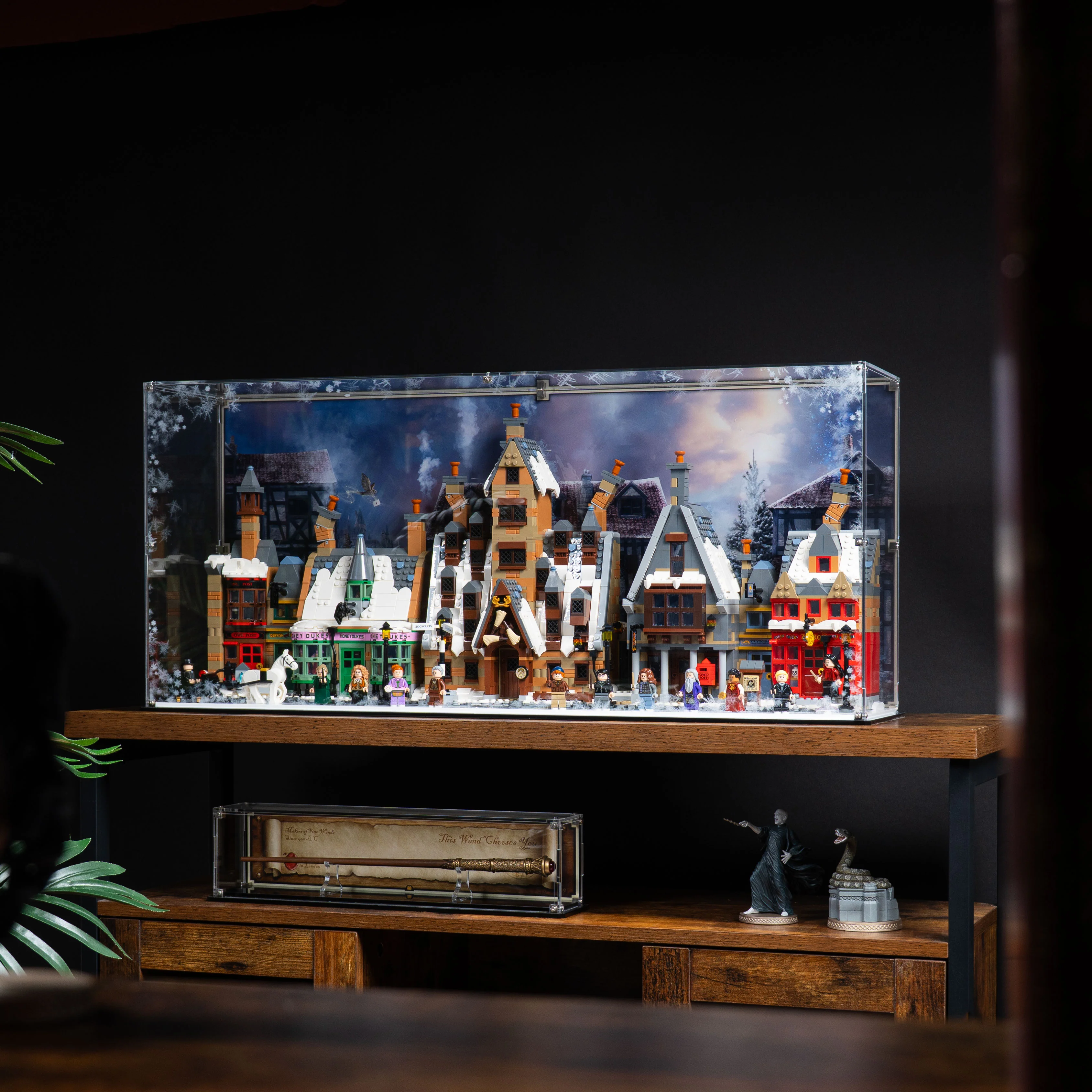Display Case for LEGO® Harry Potter: Hogsmeade™ Village – Collectors' Edition (76457) - Image 19