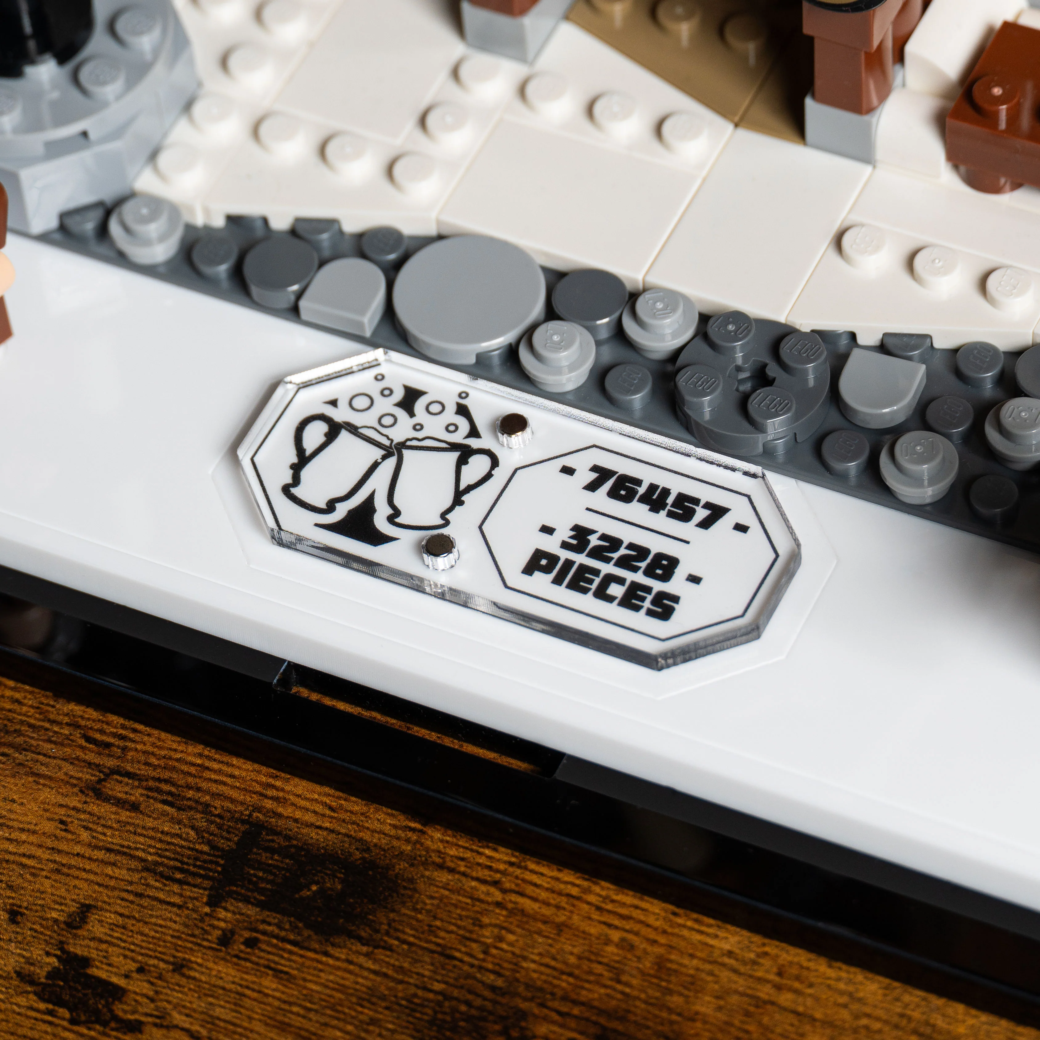 Display Case for LEGO® Harry Potter: Hogsmeade™ Village – Collectors' Edition (76457) - Image 22