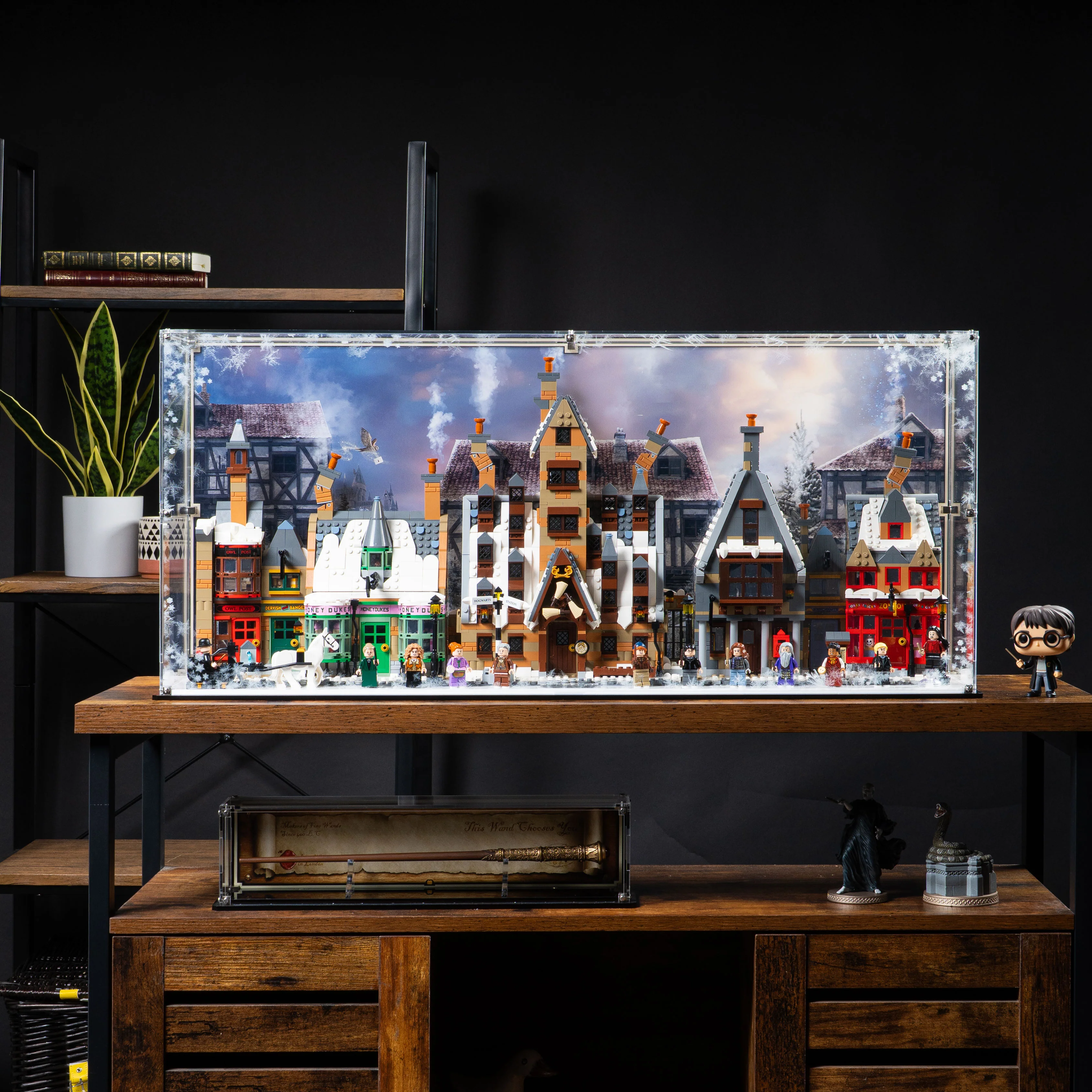 Display Case for LEGO® Harry Potter: Hogsmeade™ Village – Collectors' Edition (76457) - Image 24