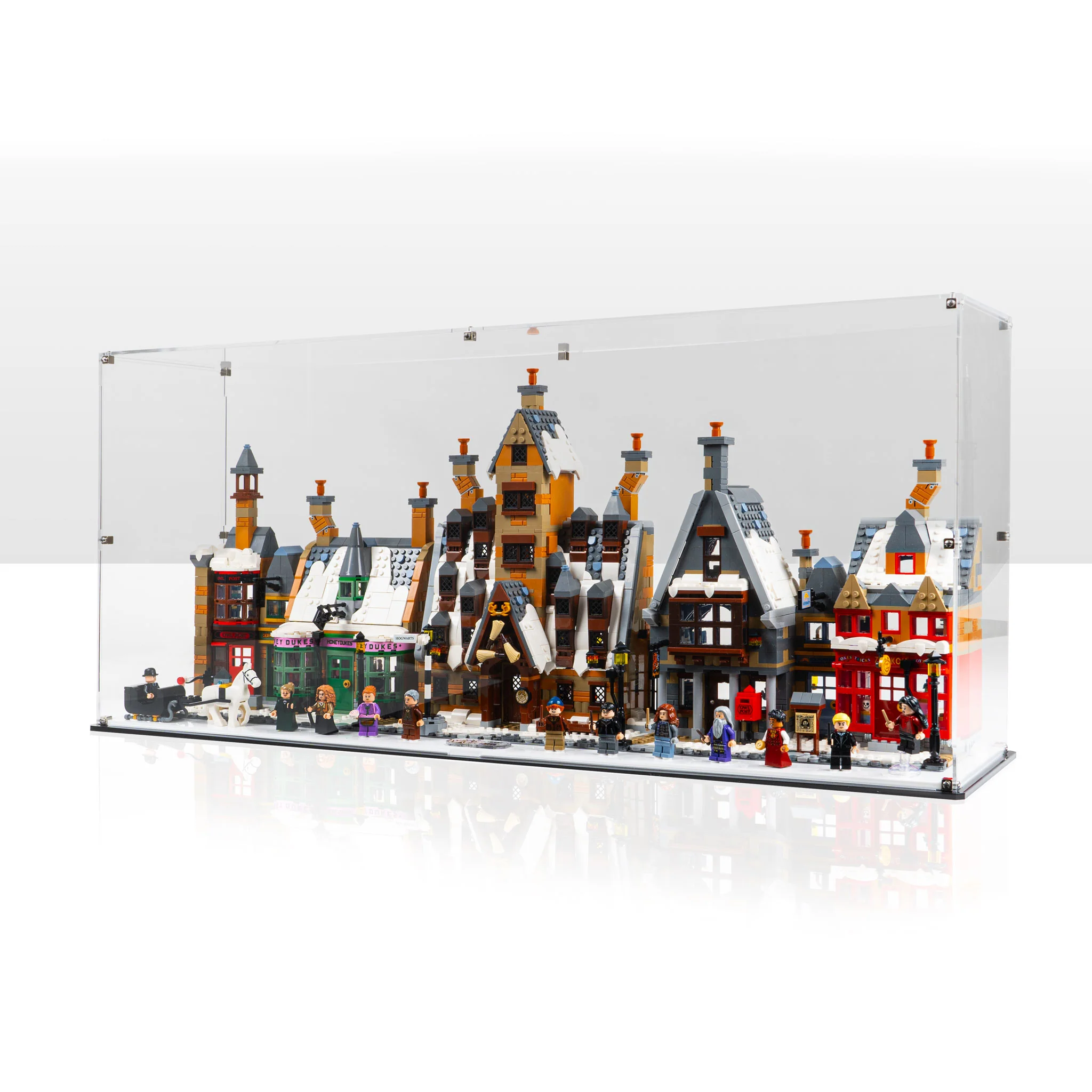 Display Case for LEGO® Harry Potter: Hogsmeade™ Village – Collectors' Edition (76457) - Image 9