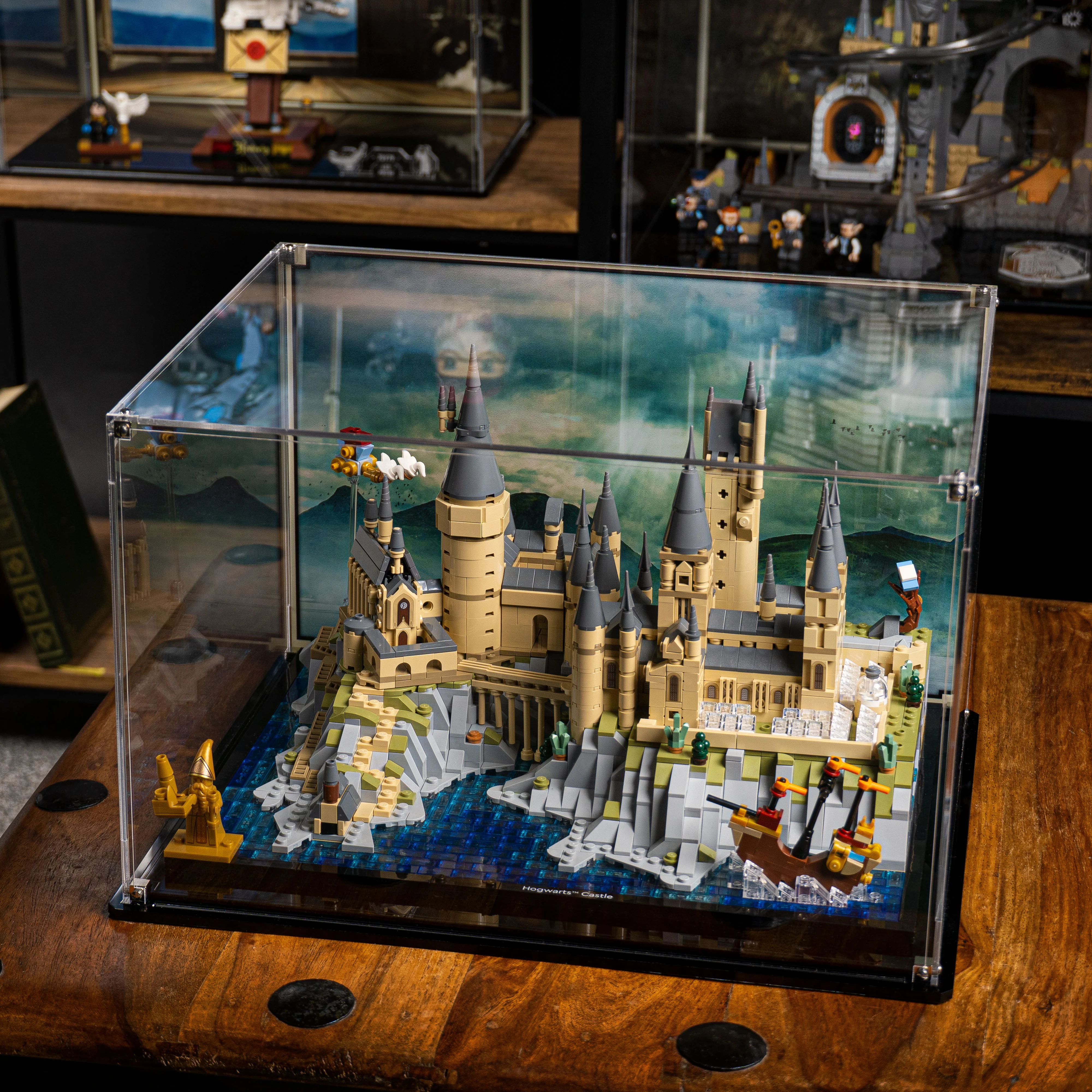 Display Case for LEGO® Harry Potter Hogwarts™ Castle and Grounds (76419) - Image 11