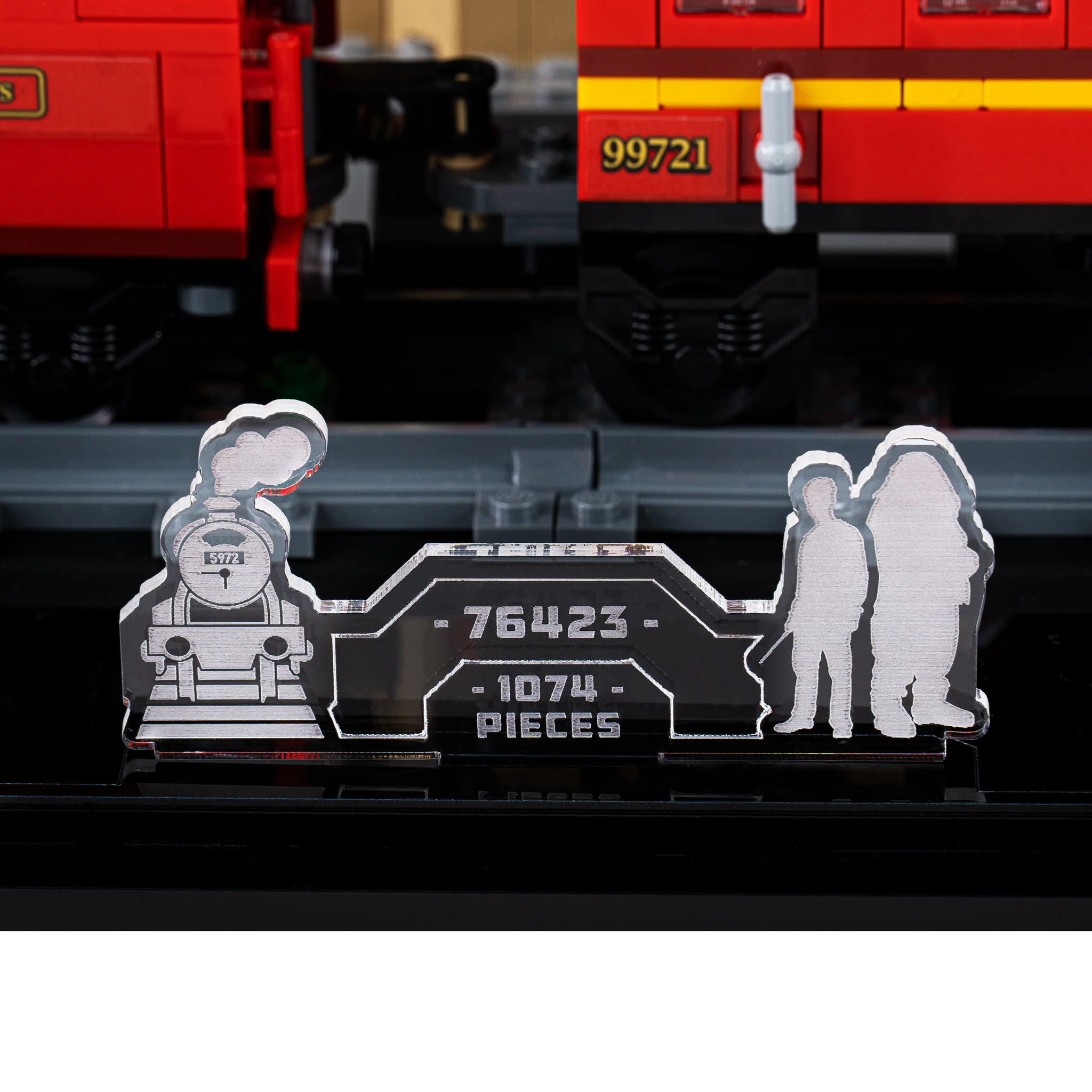 Display Case for LEGO® Harry Potter Hogwarts Express™ & Hogsmeade™ Station (76423) - Image 4