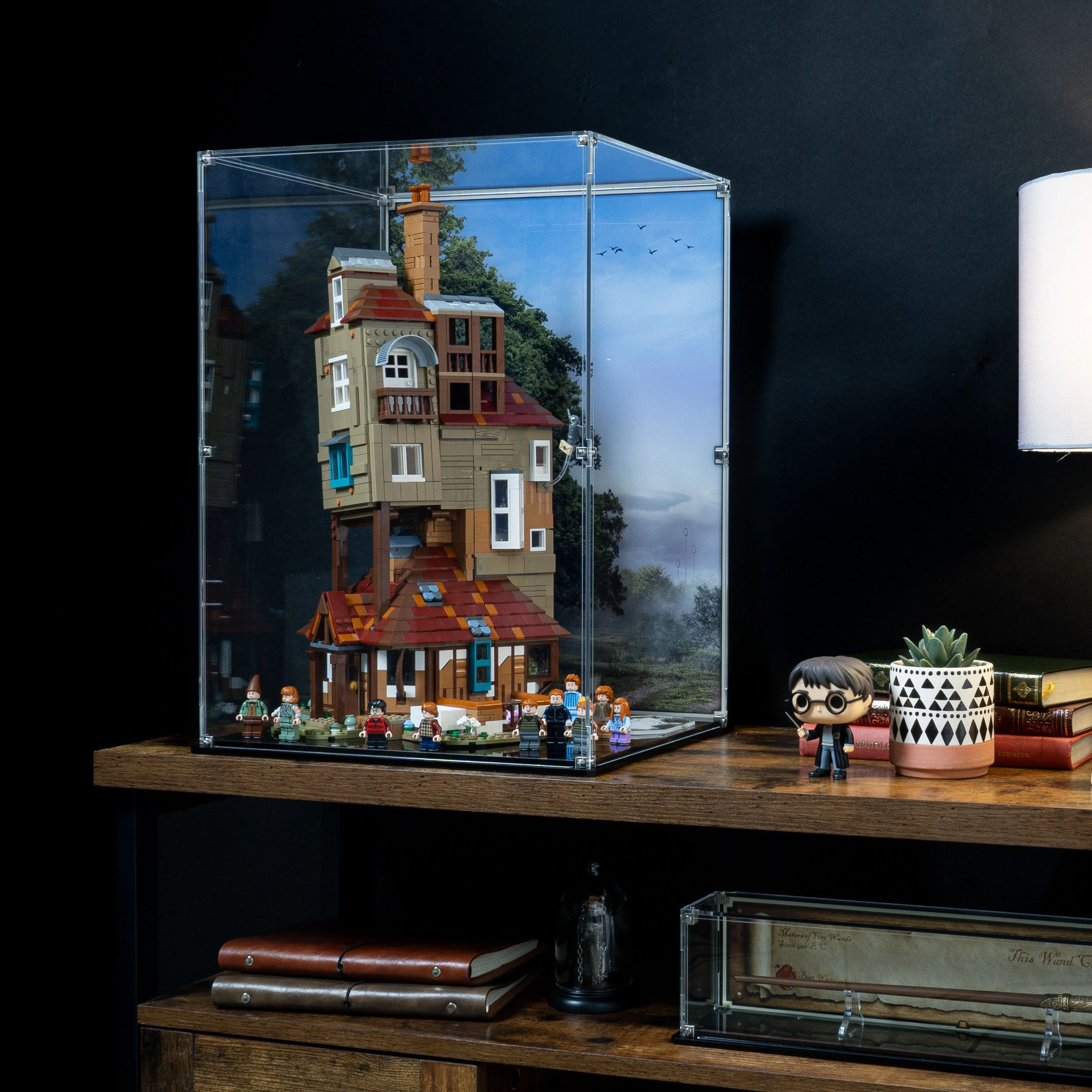 Display Case for LEGO® Harry Potter™: The Burrow Collector’s Edition (76437) - Image 11