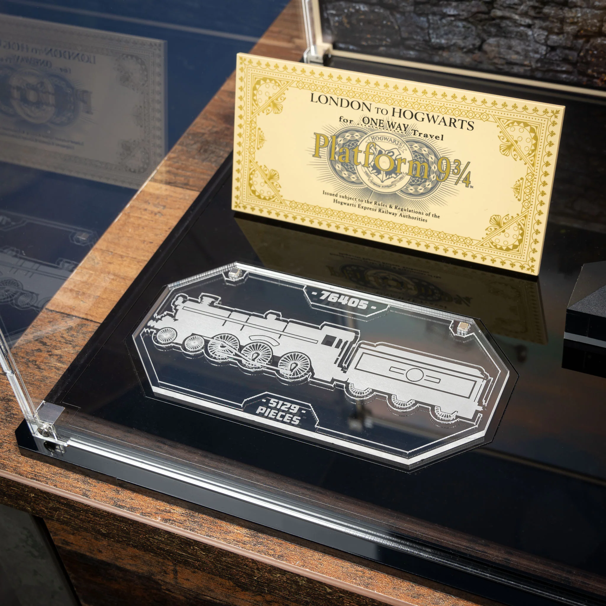 Display Case for LEGO® Harry Potter: Hogwarts Express™ Collectors' Edition (76405) - Image 11