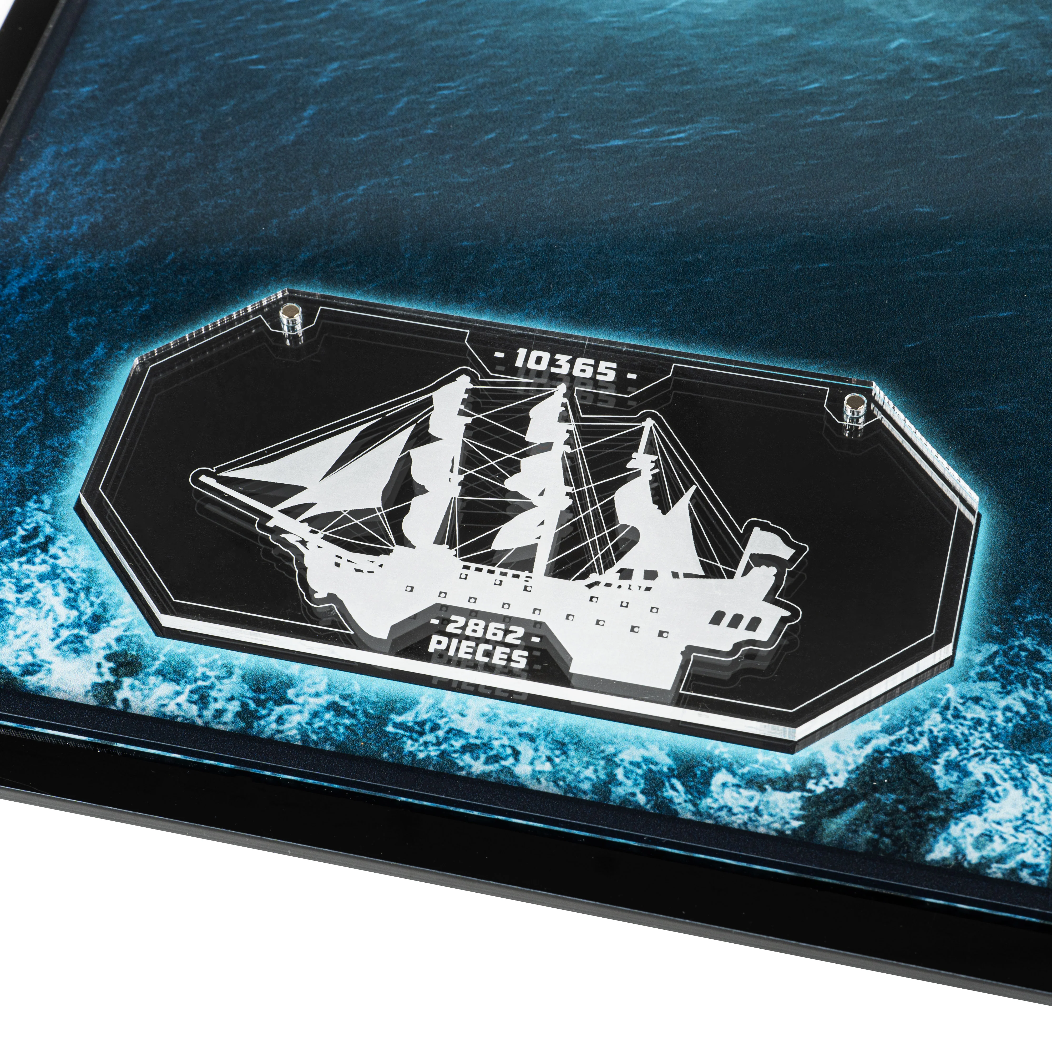 Display Case for LEGO® Icons: Captain Jack Sparrow's Pirate Ship (10365) - Image 7