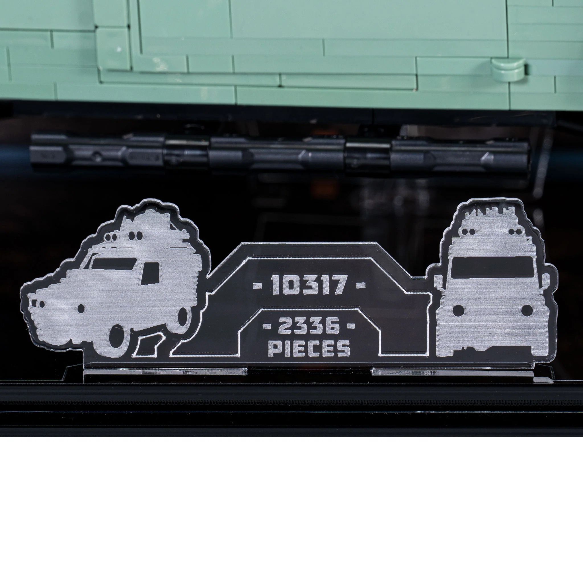 Display Case for LEGO® Icons: Land Rover Classic Defender 90 (10317) - Image 5