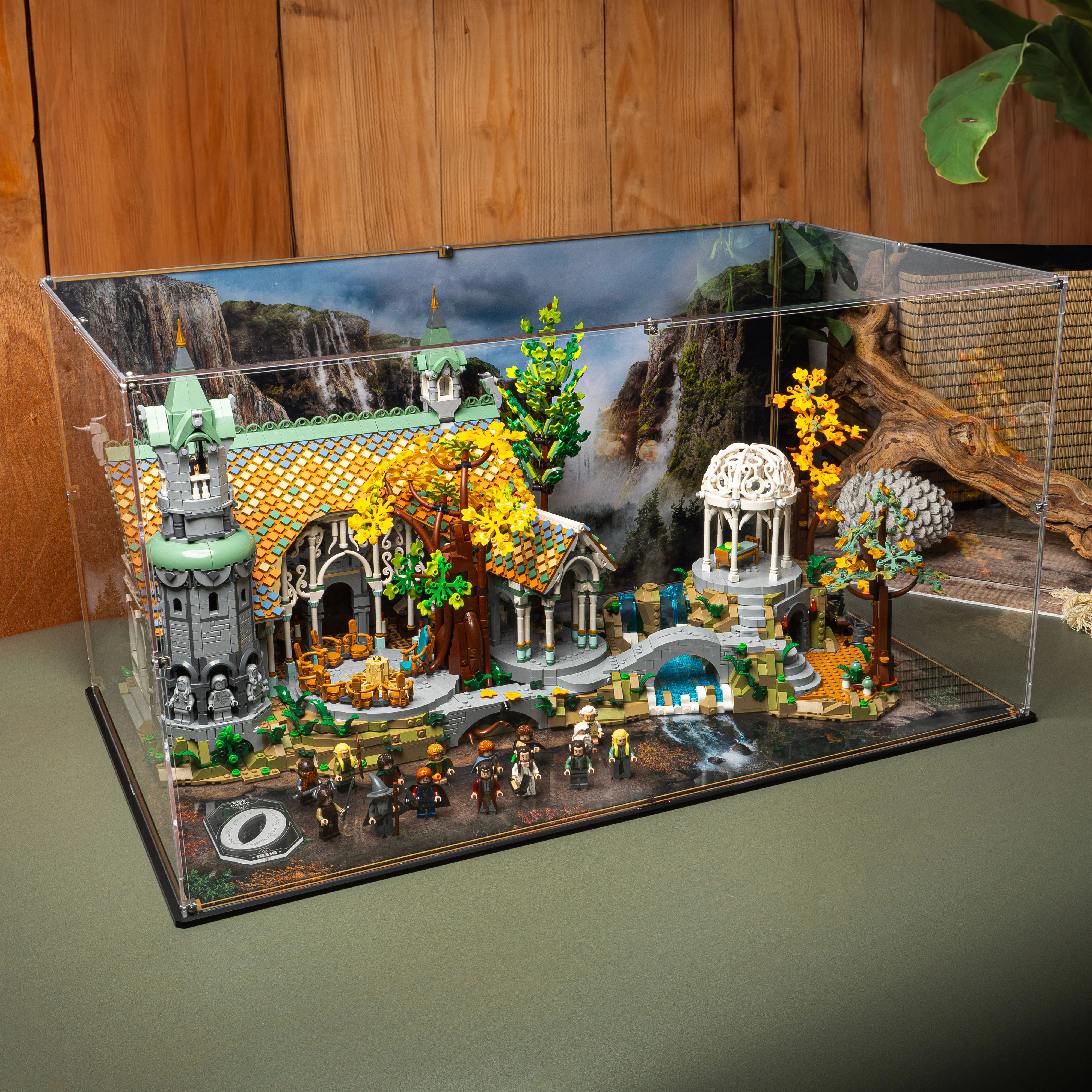 Display Case for LEGO® Icons: Lord of the Rings Rivendell™ (10316) - Image 19