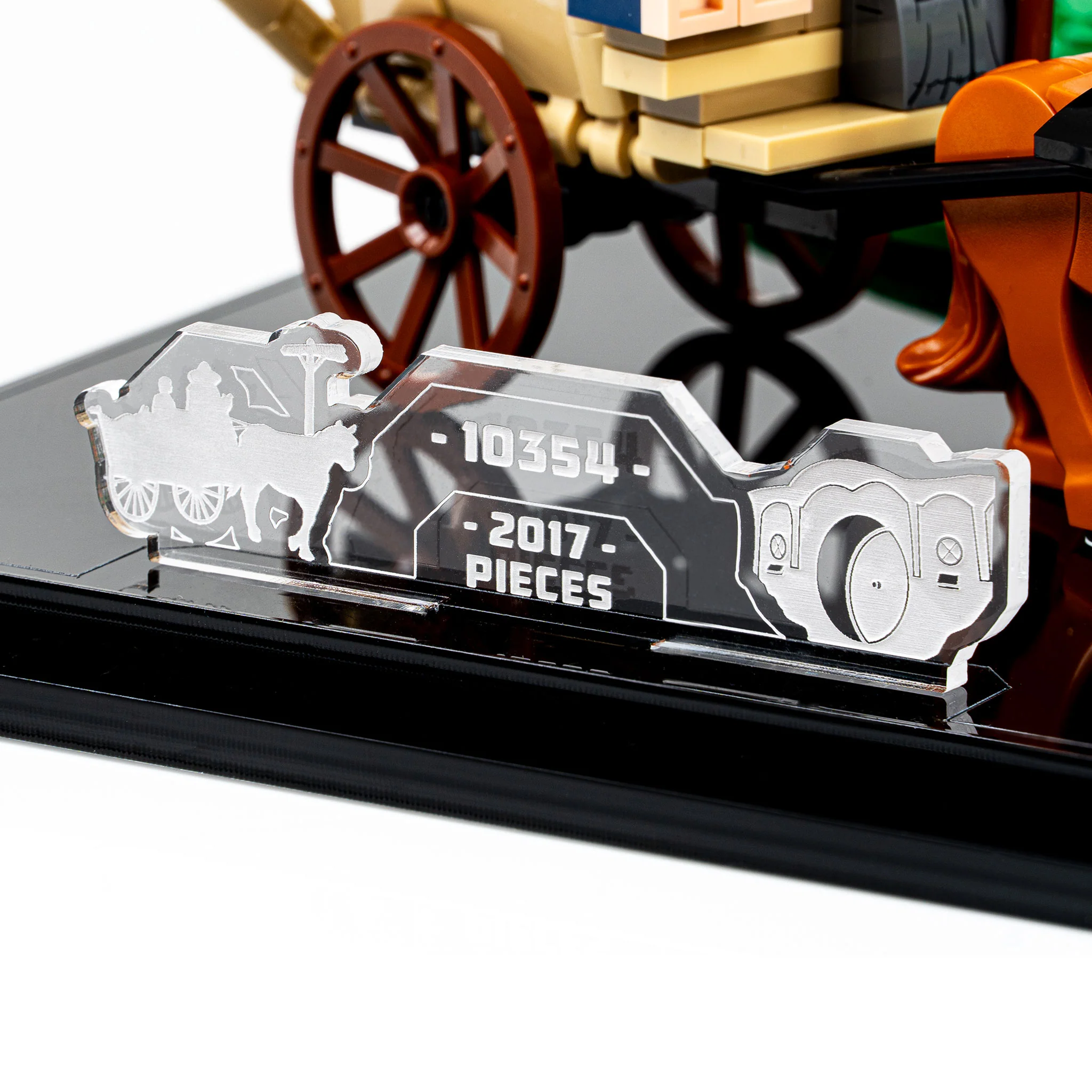 Display Case for LEGO® Icons: Lord of the Rings The Shire™ (10354) - Image 16