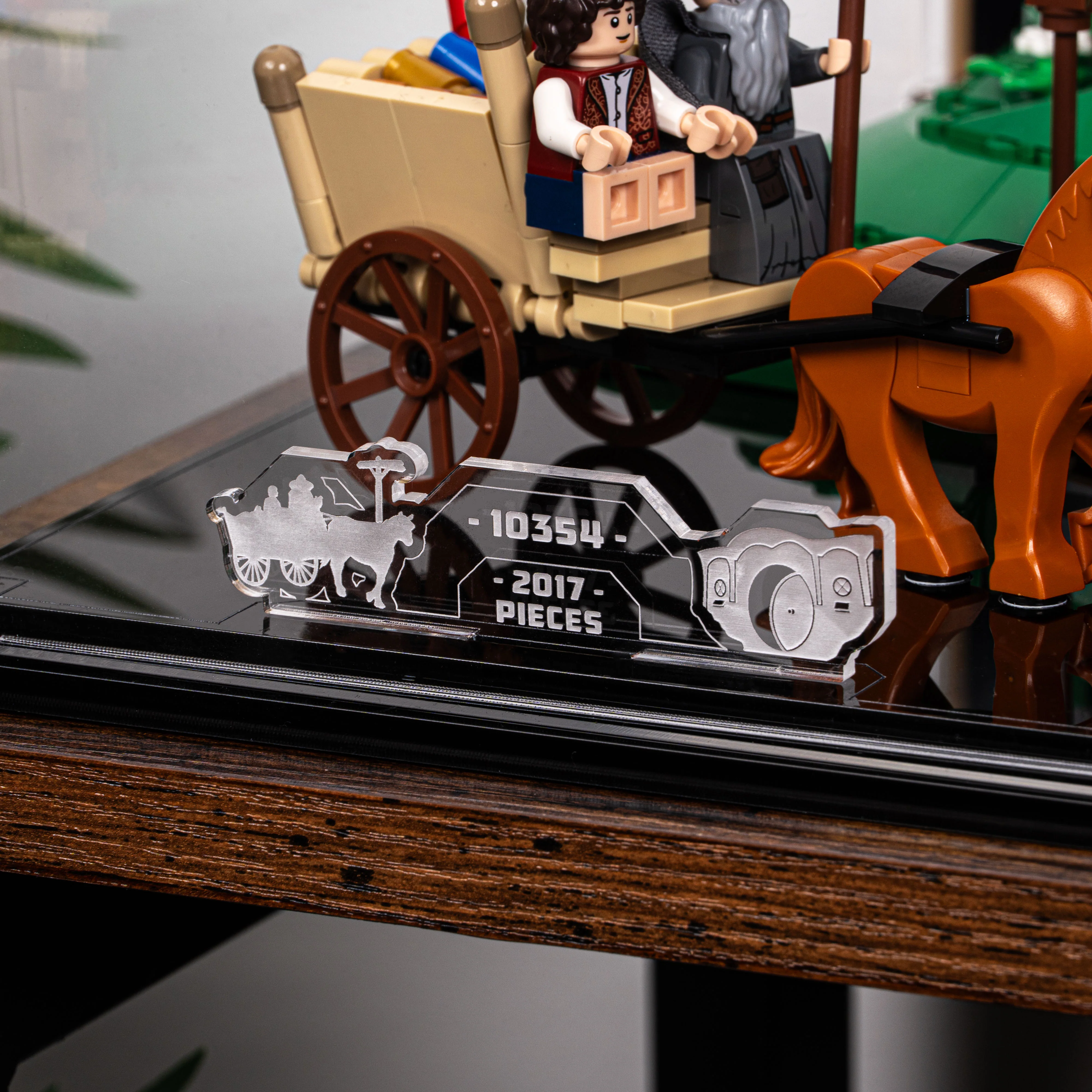 Display Case for LEGO® Icons: Lord of the Rings The Shire™ (10354) - Image 19