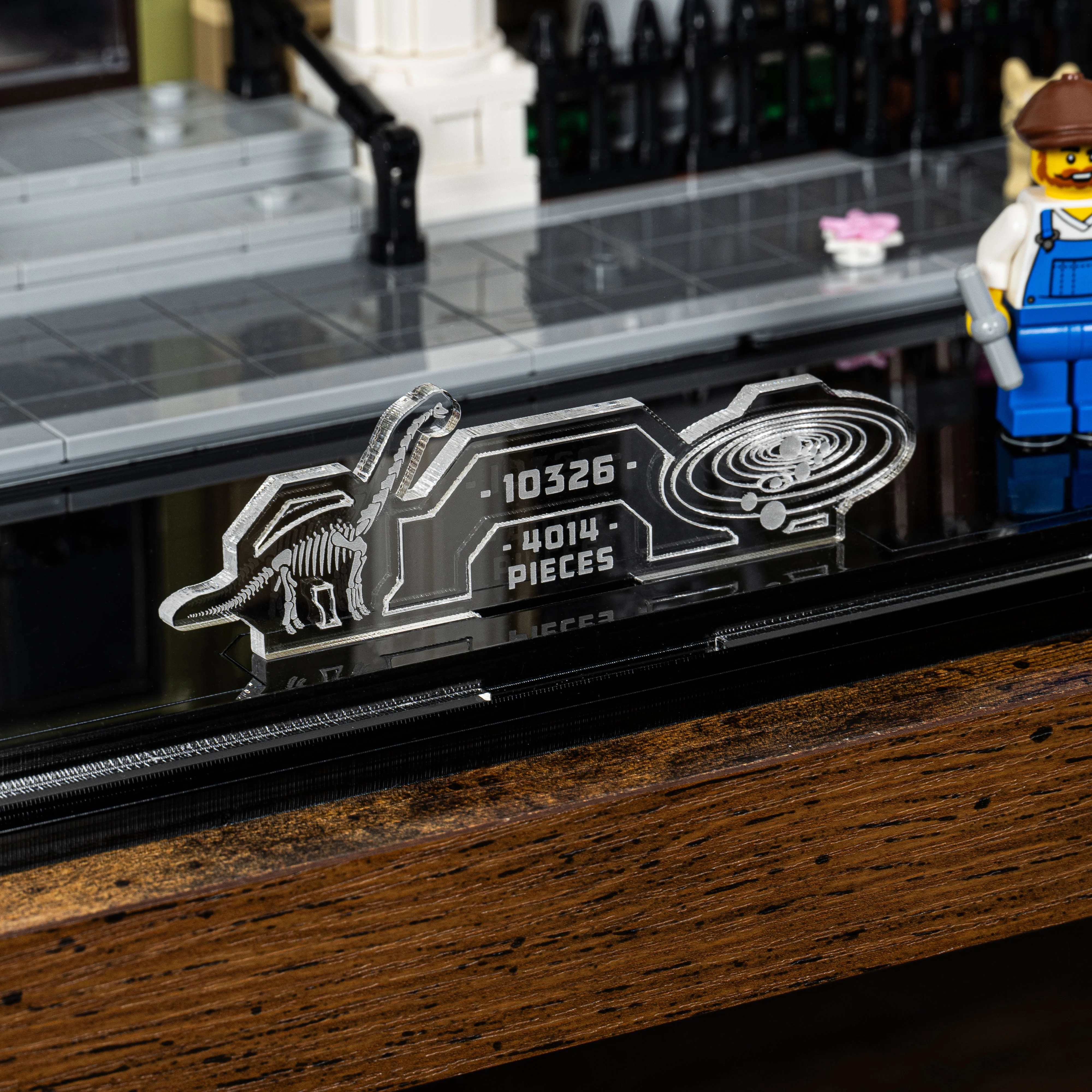 Display Case for LEGO® Icons: Natural History Museum (10326) - Image 8