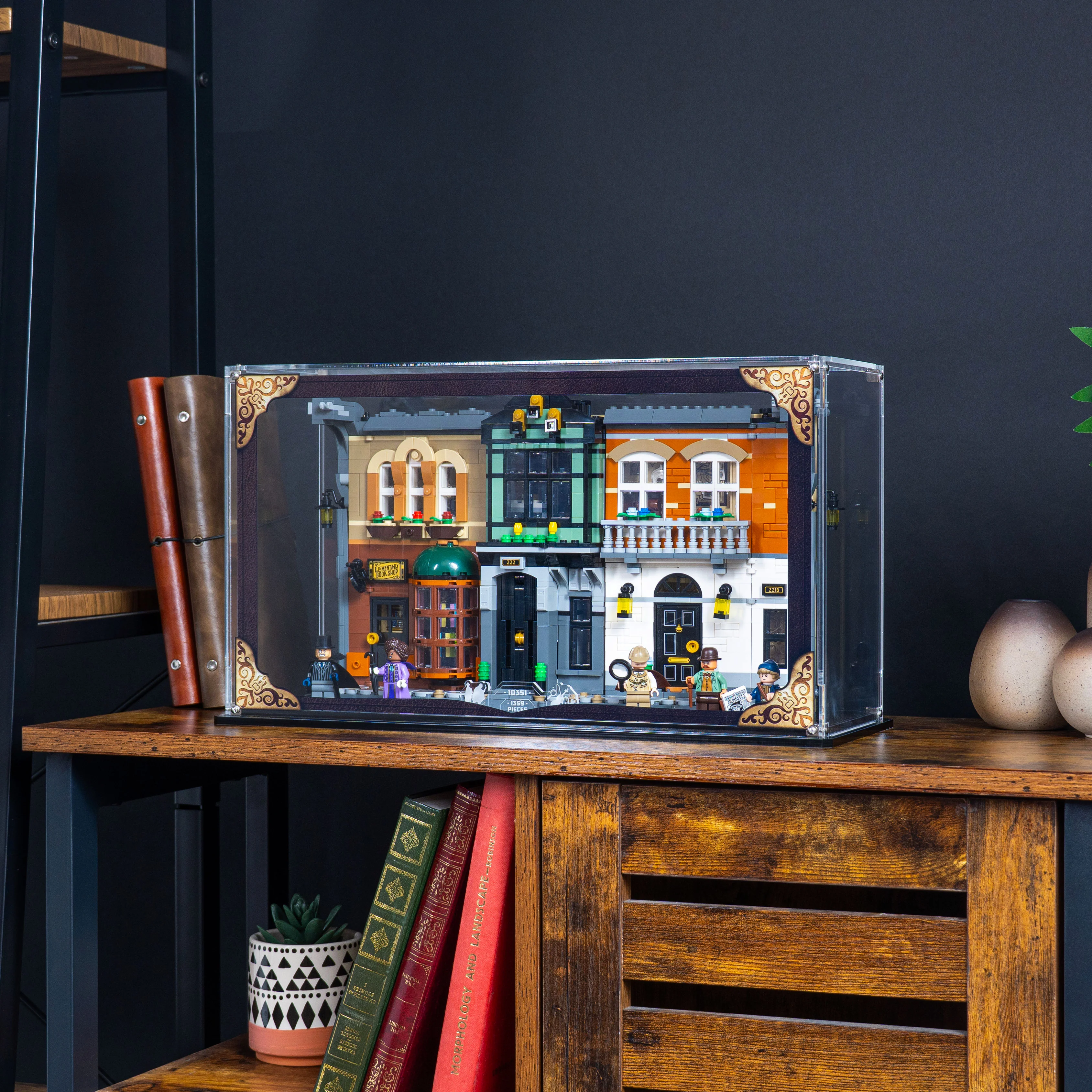Display Case for LEGO® Icons: Sherlock Holmes Book Nook (10351) - Image 7