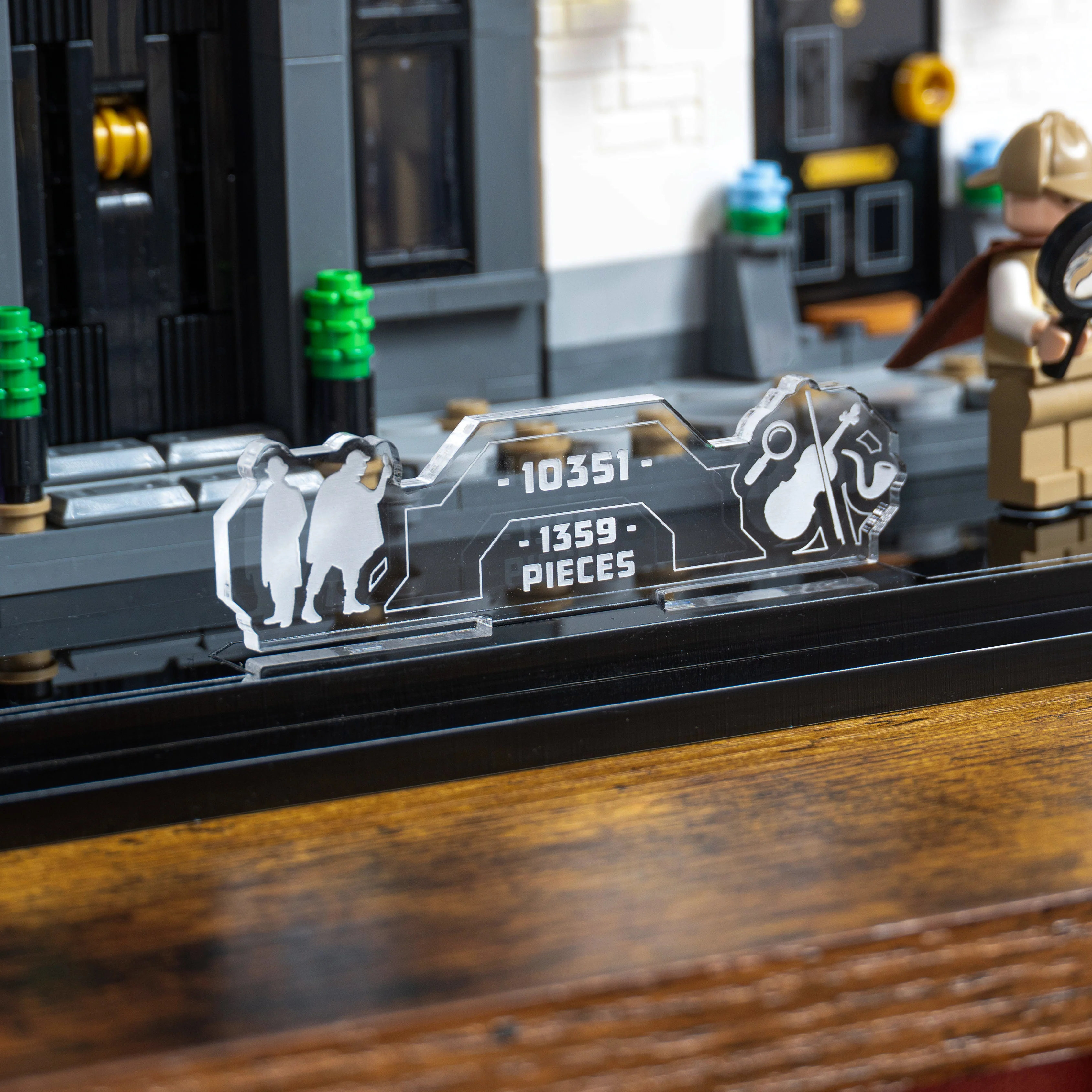 Display Case for LEGO® Icons: Sherlock Holmes Book Nook (10351) - Image 8