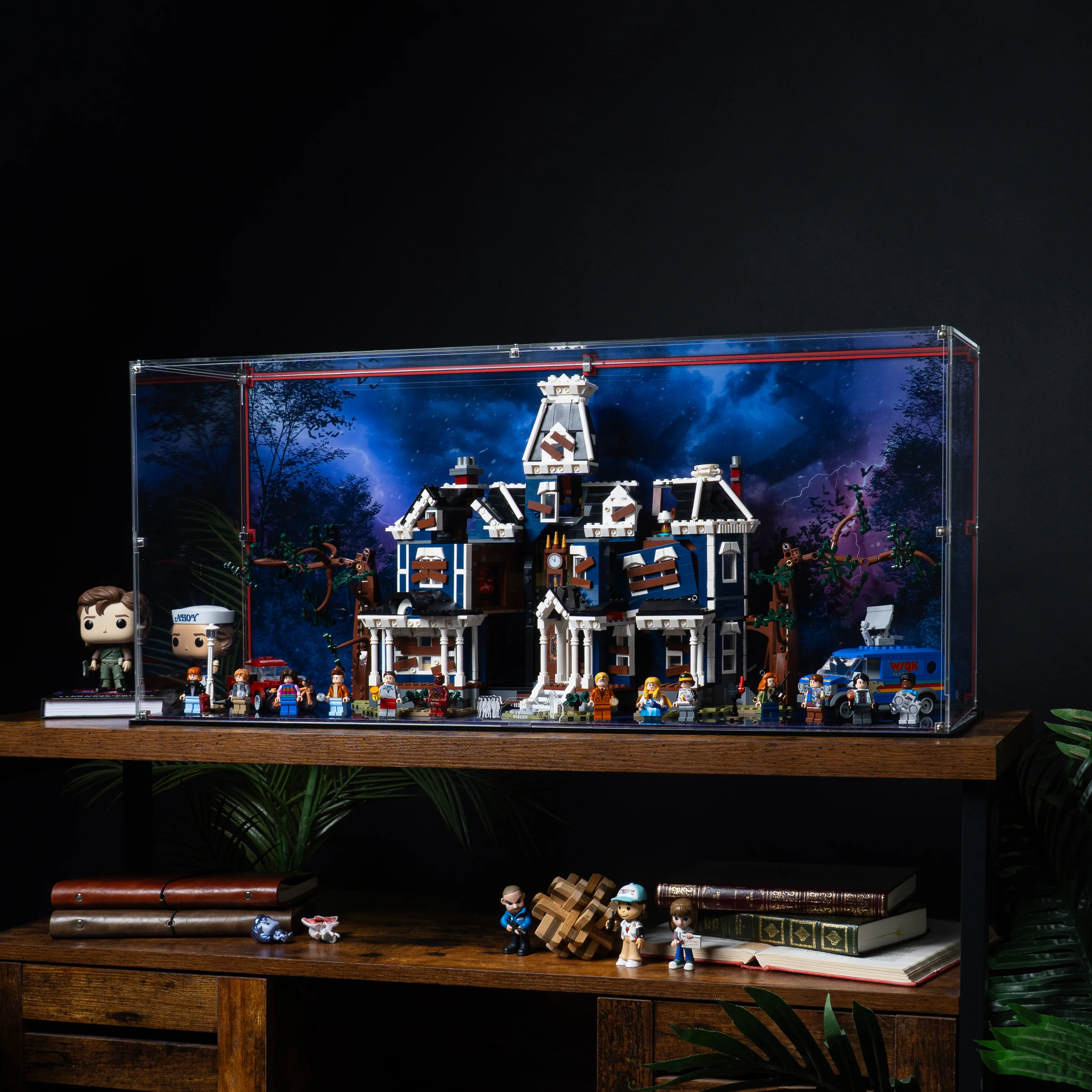 Display Case for LEGO® Icons: Stranger Things: The Creel House (11370) - Image 23