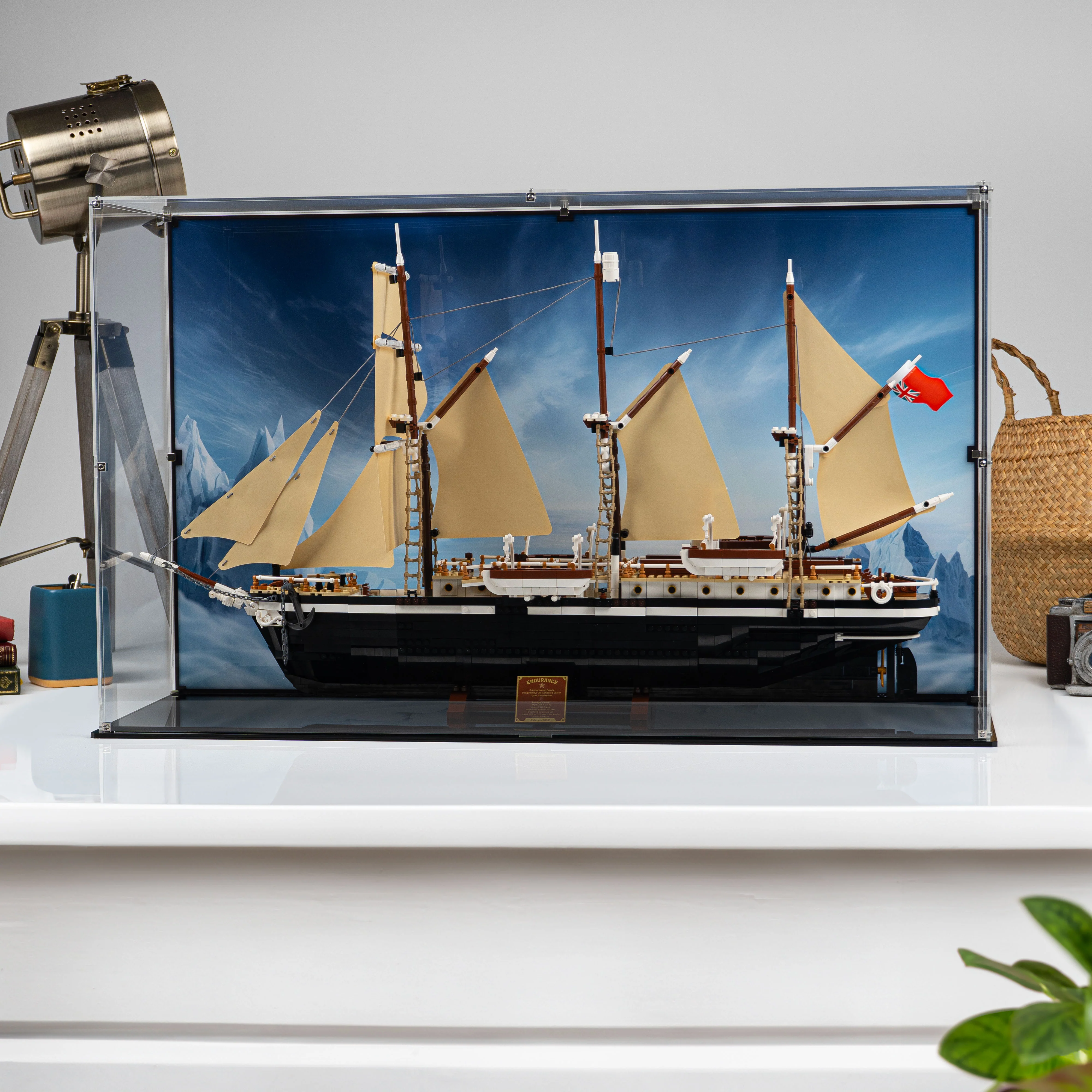 Display Case for LEGO® Icons: The Endurance (10335) - Image 8