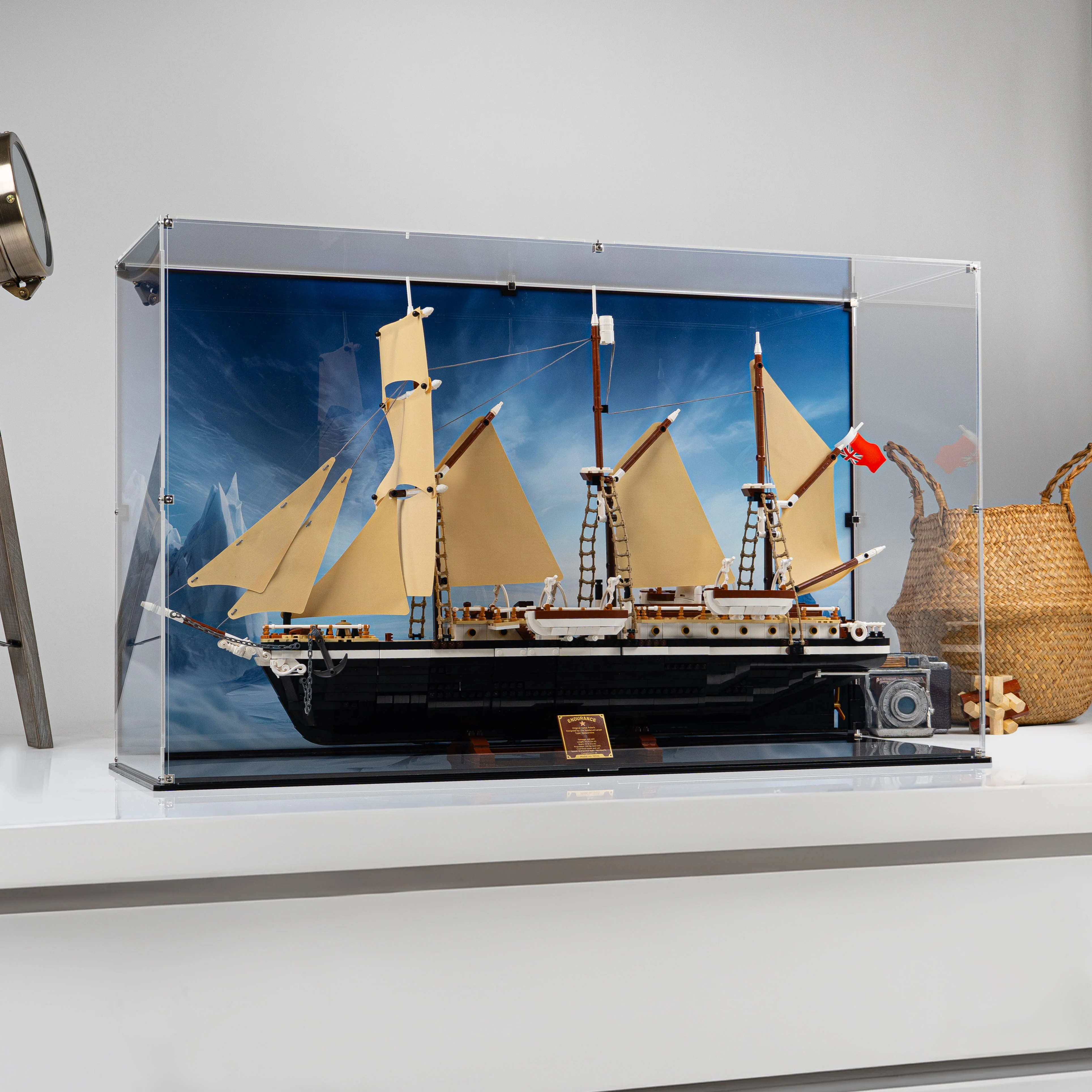 Display Case for LEGO® Icons: The Endurance (10335) - Image 9