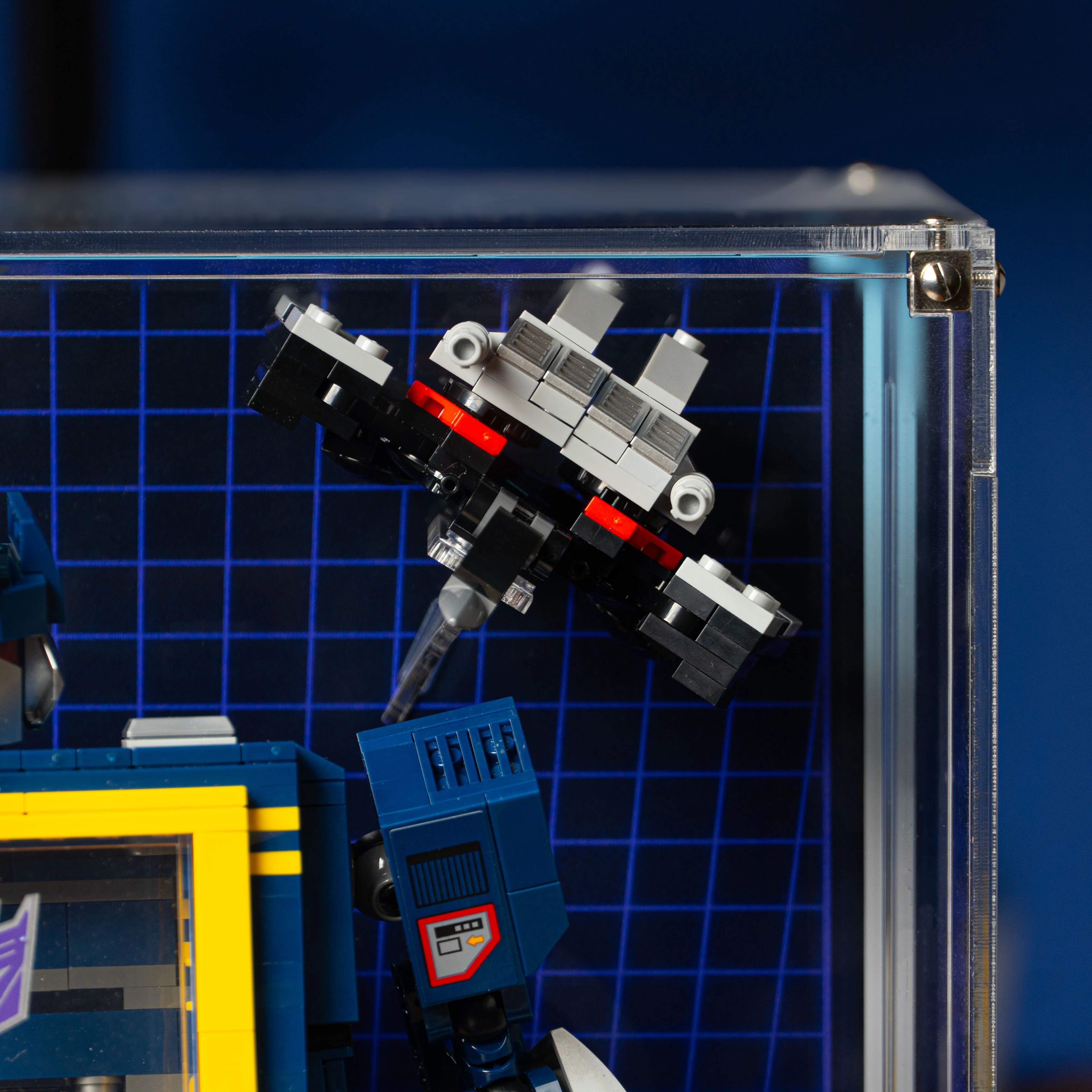 Display Case for LEGO® Icons: Transformers: Soundwave (10358) - Image 17