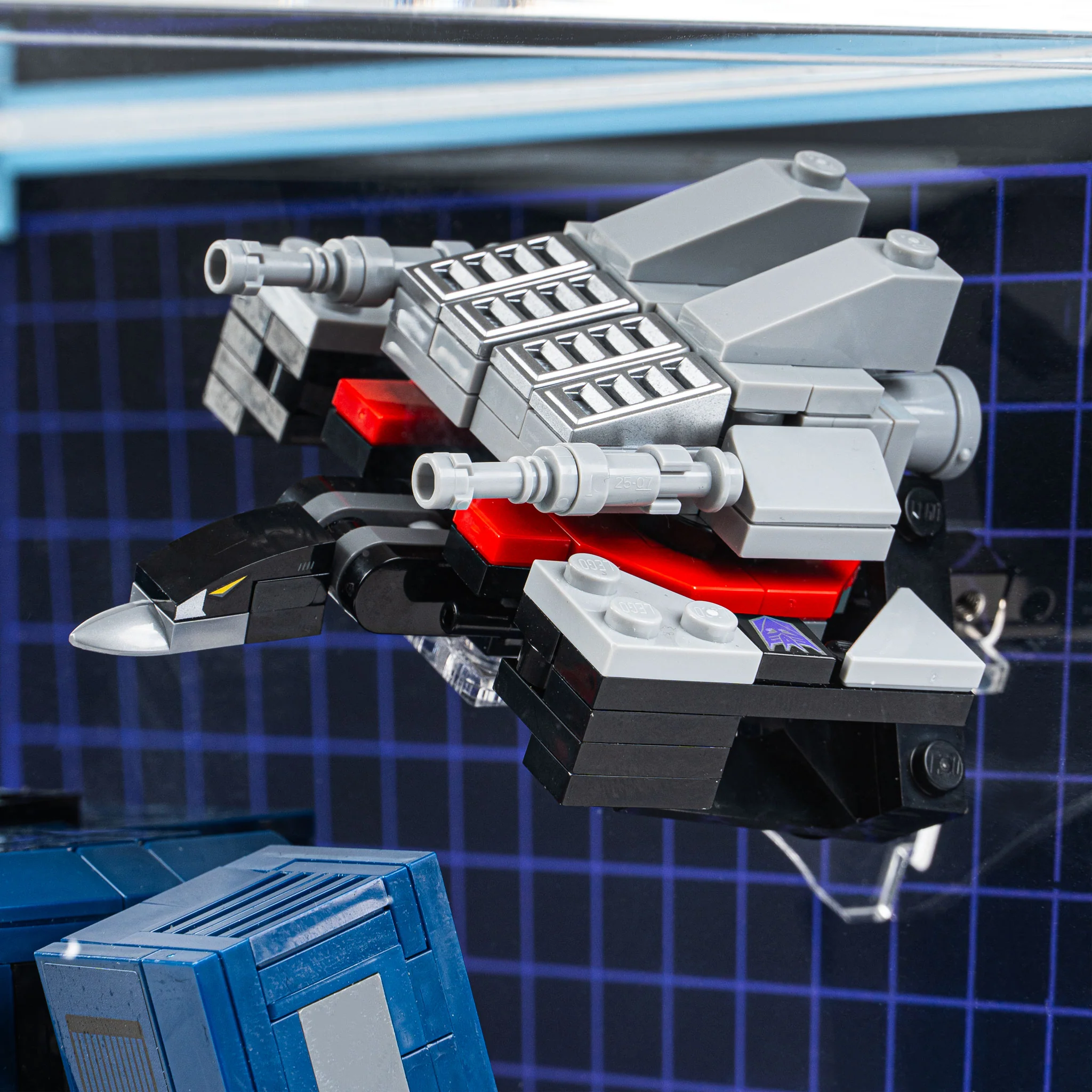 Display Case for LEGO® Icons: Transformers: Soundwave (10358) - Image 7