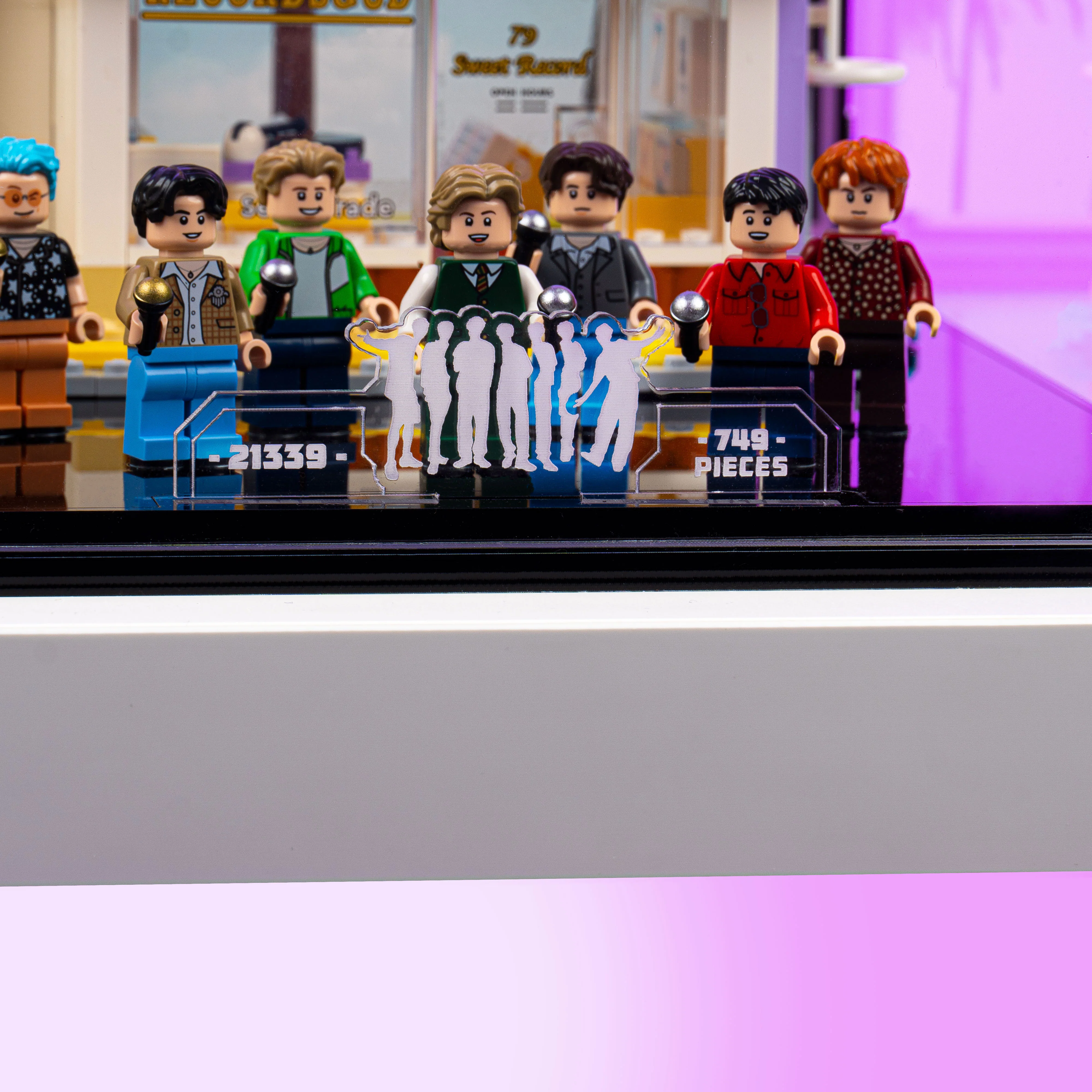 Display Case for LEGO® Ideas: BTS Dynamite (21339) - Image 10