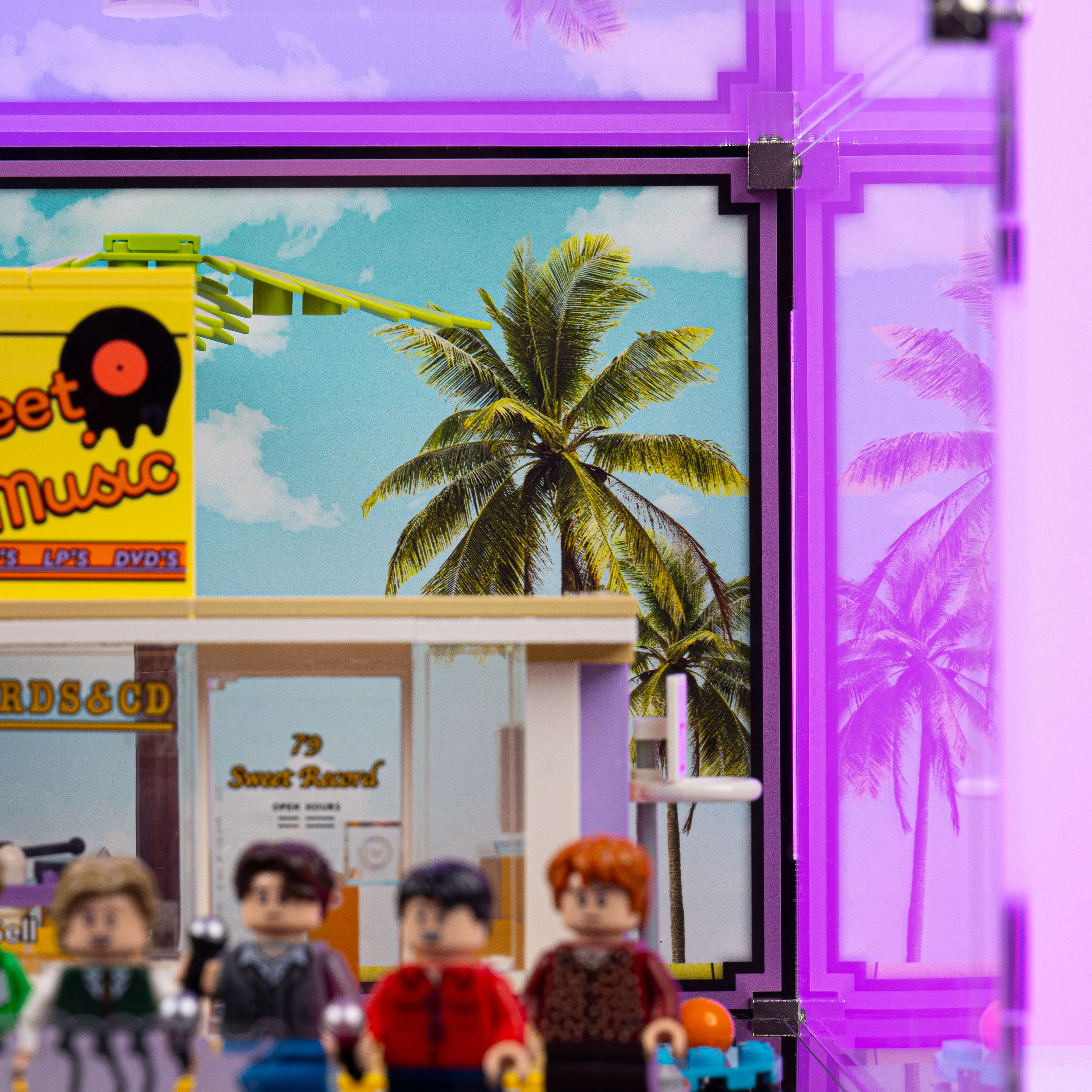 Display Case for LEGO® Ideas: BTS Dynamite (21339) - Image 13