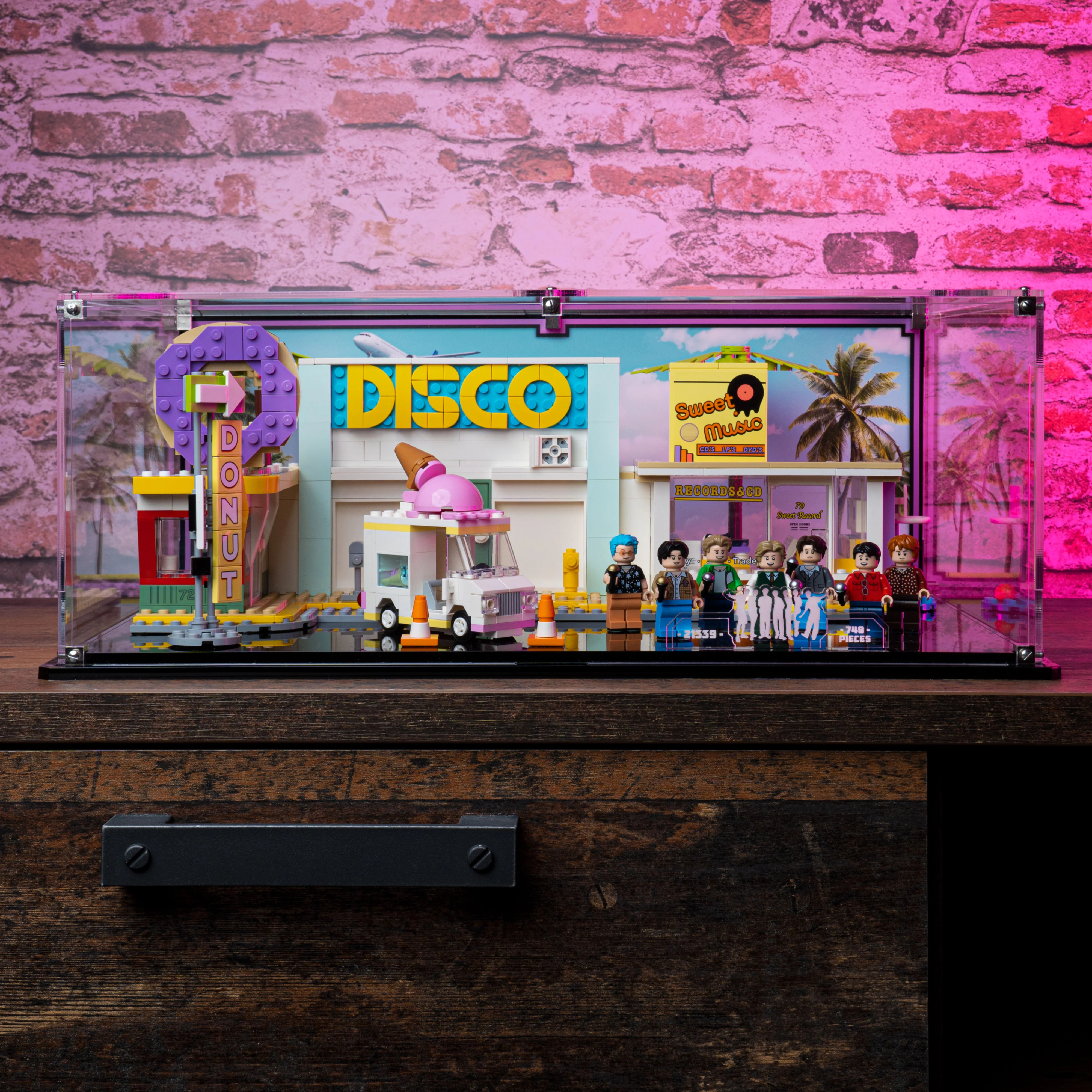Display Case for LEGO® Ideas: BTS Dynamite (21339) - Image 14