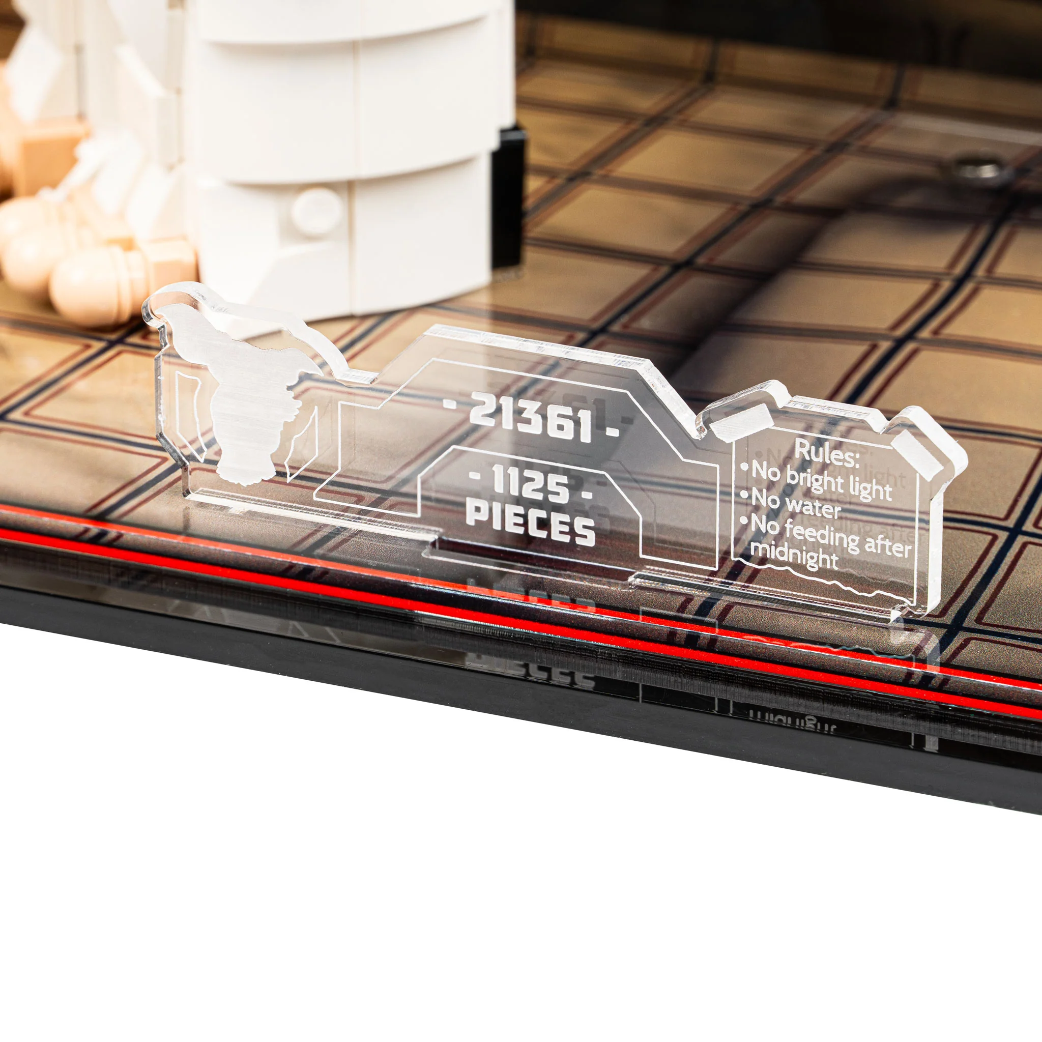 Display Case for LEGO® Ideas: Gremlins™ Gizmo (21361) - Image 7