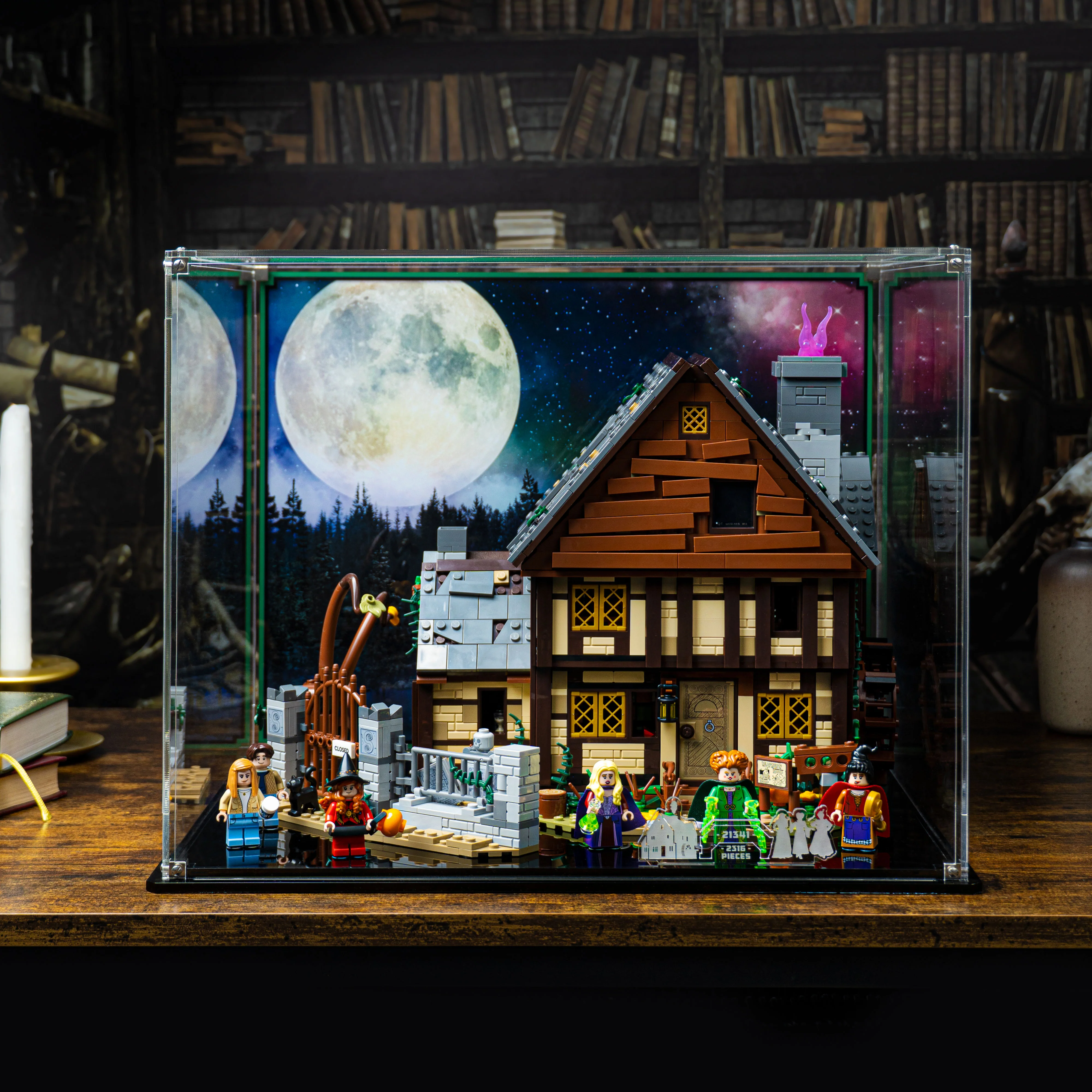 Display Case for LEGO® Ideas Disney Hocus Pocus: Sanderson Sisters' Cottage (21341) - Image 16