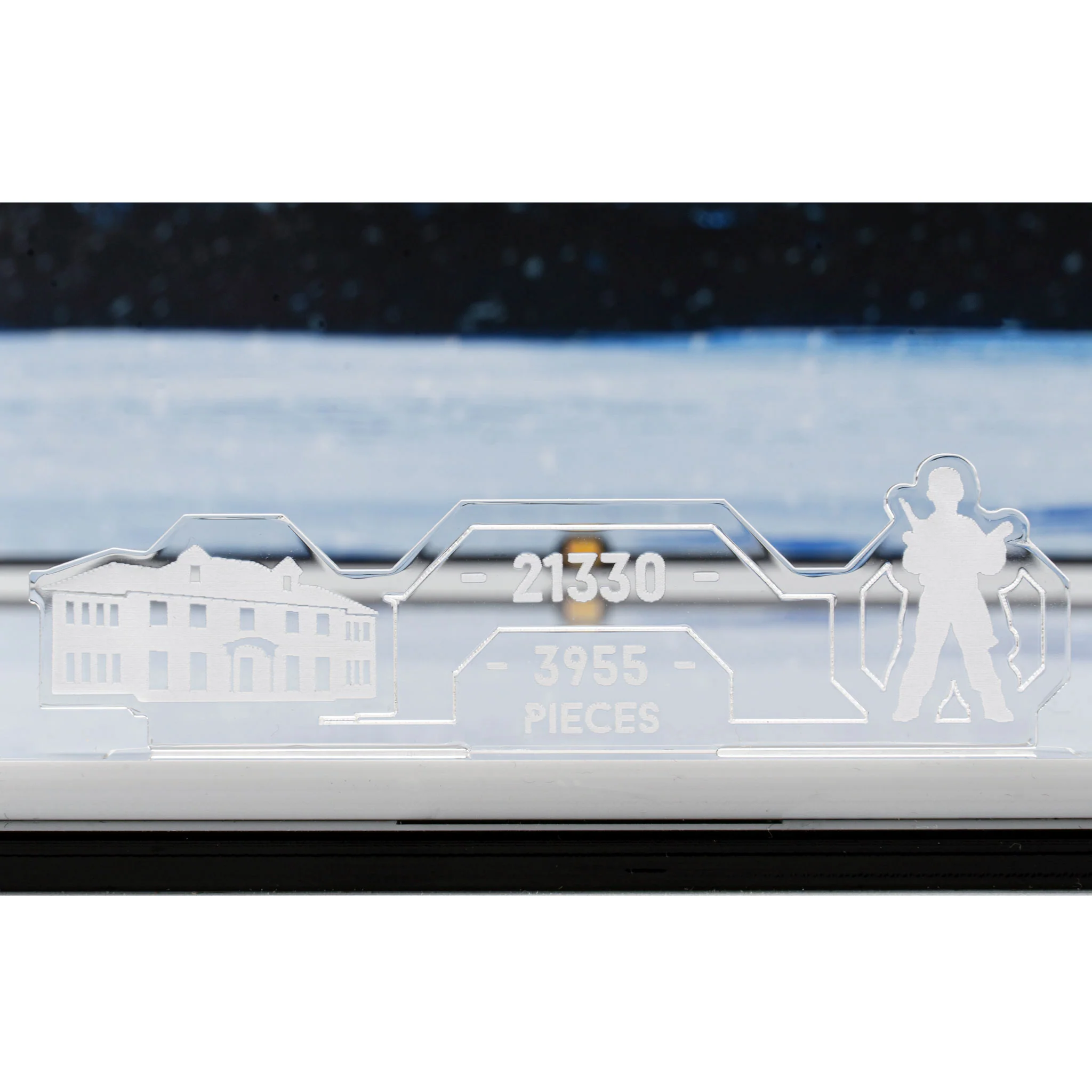 Display Case for LEGO® Ideas Home Alone (21330) - Image 5