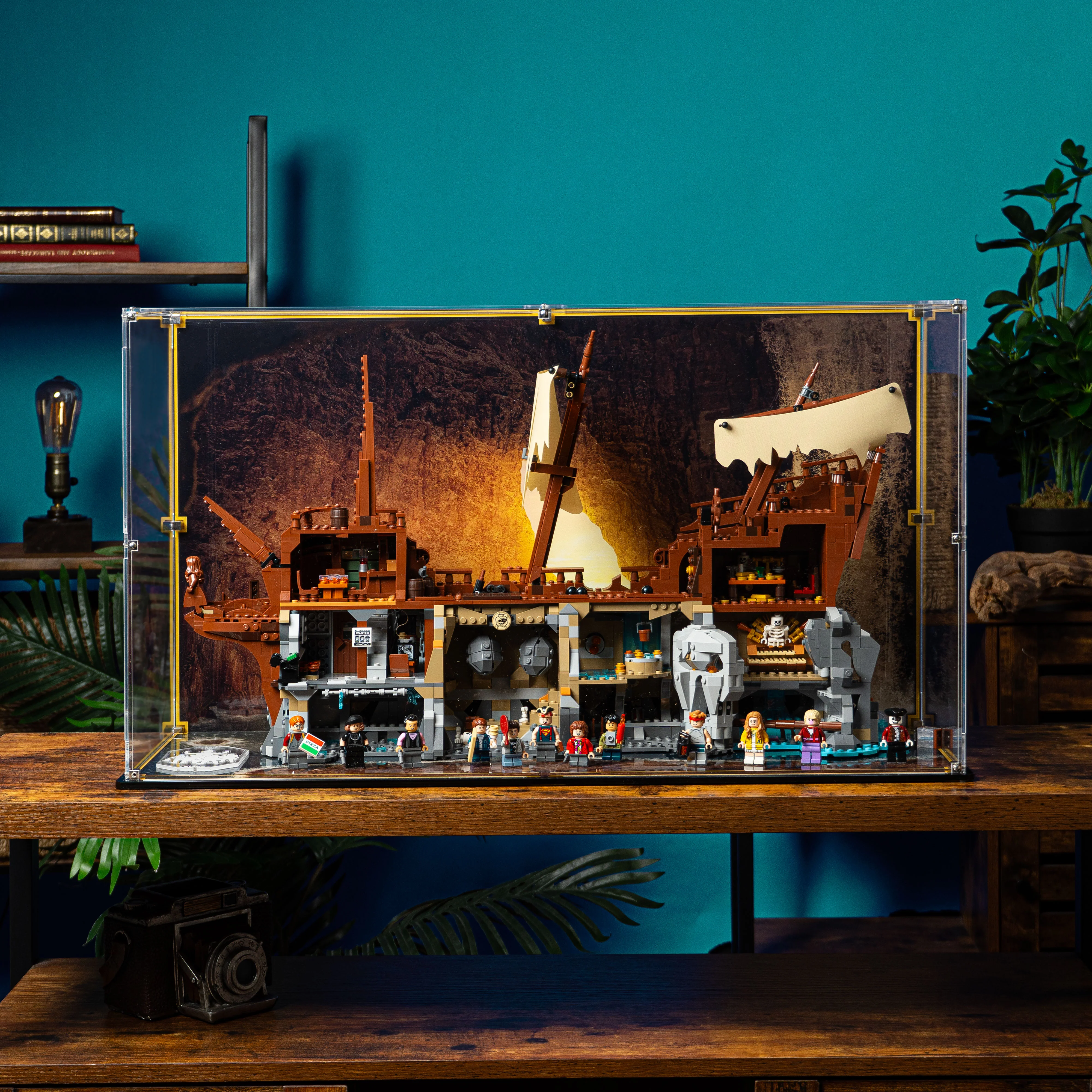 Display Case for LEGO® Ideas: The Goonies (21363) - Image 15