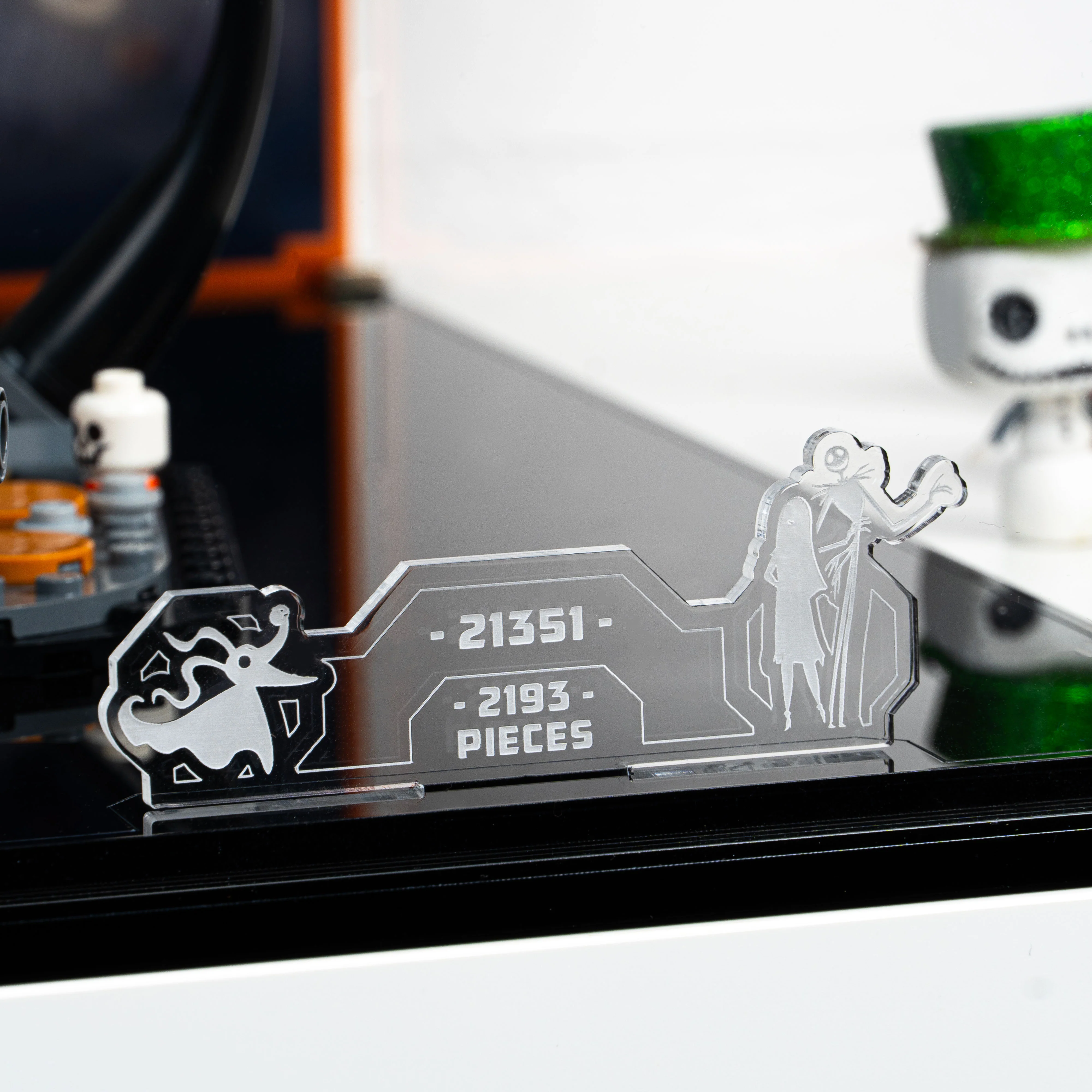 Display Case for LEGO® Ideas: The Nightmare Before Christmas (21351) - Image 15